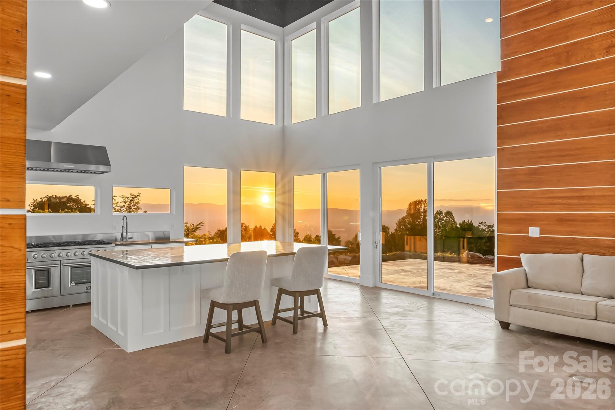 Luxury Mountaintop Living with Unrivaled Blue Ridge Views