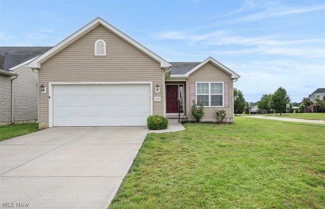 Discover Meadow Lakes Living: Move-In Ready Ranch