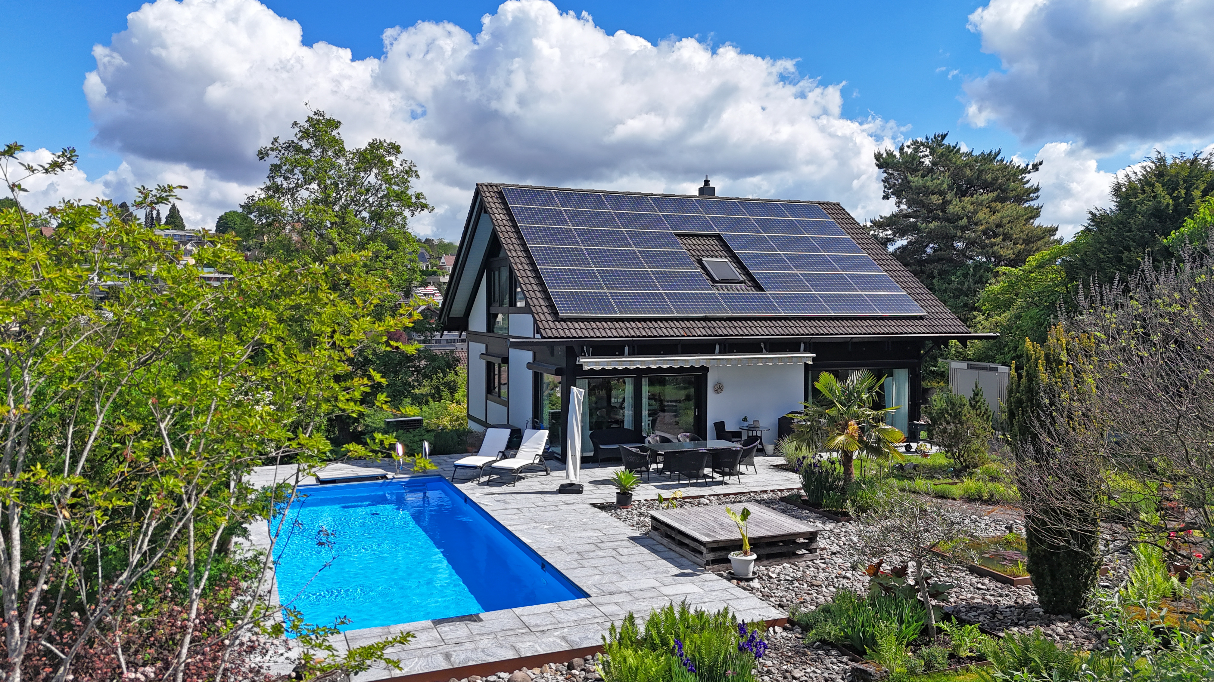 Idyllic family retreat close to nature - just settle in and relax