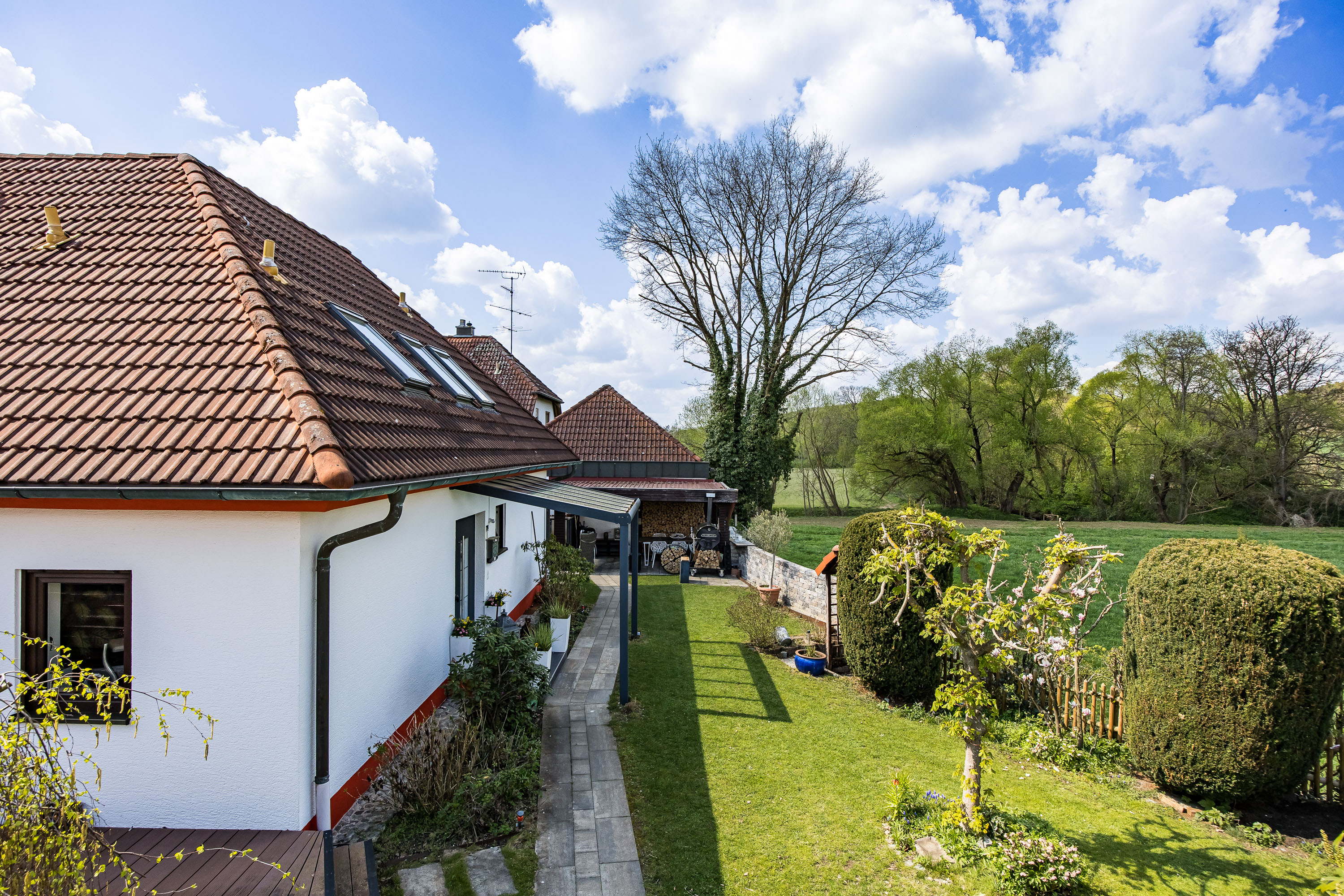 Exklusive Randlage: EFH mit unverbaubarem Weitblick