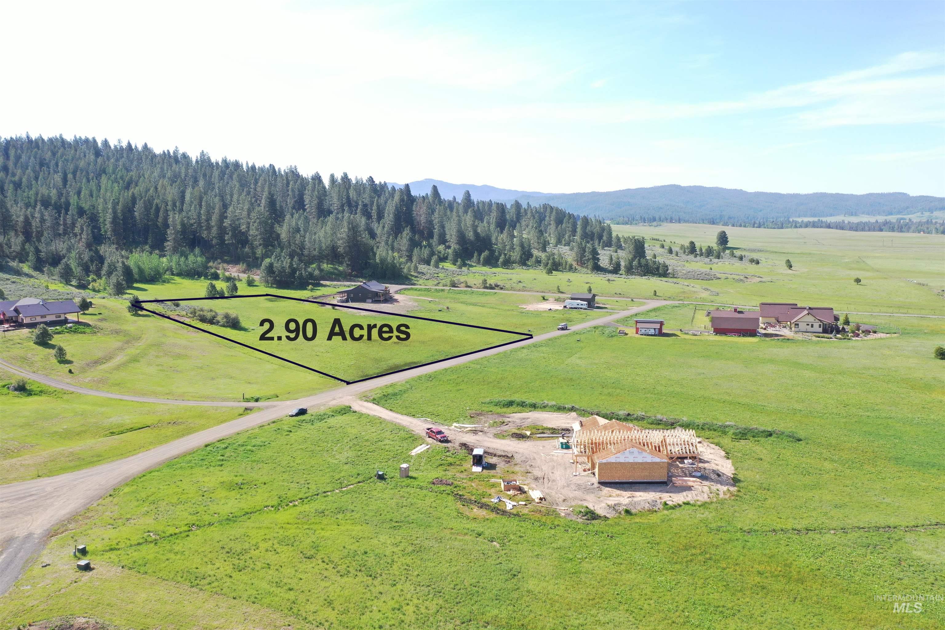 Find Tranquility & Space in Picturesque Roseberry Ranches