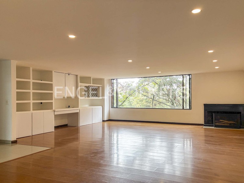 Apartamento con vista verde para venta en Rosales