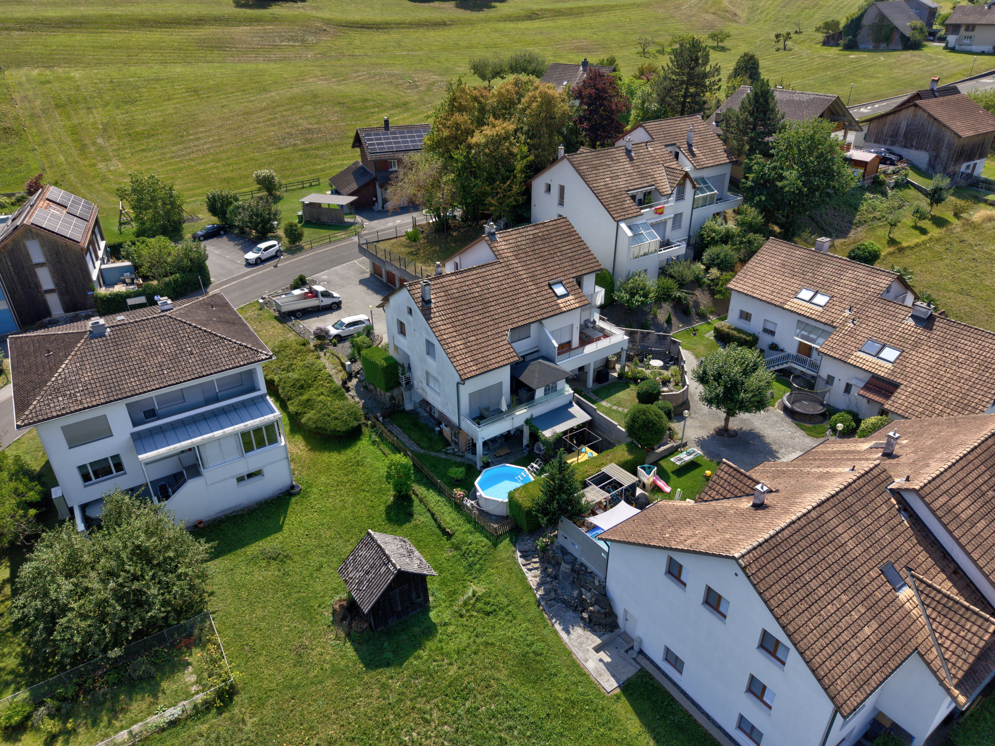 Doppel-Einfamilienhaus mit 6.5 Zimmern, Garten & Bergblick in Gamprin