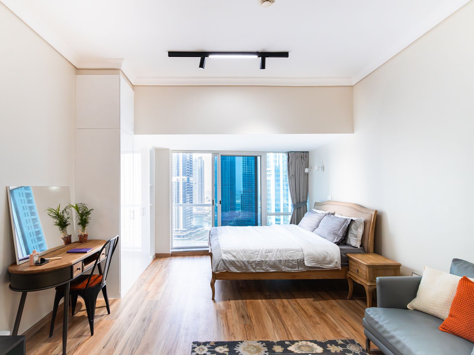 Upgraded & Furnished | Next to the Metro Station | Lake View