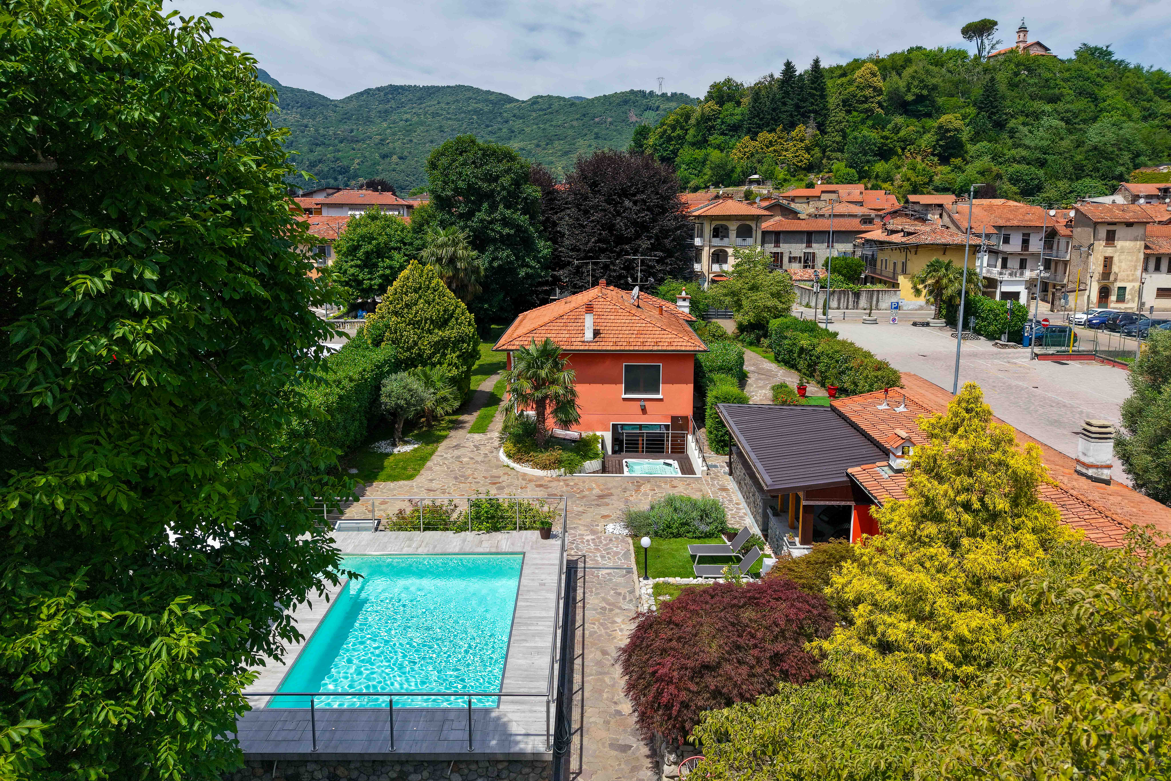 Villa with annex, pool and wellness area in the heart of Valceresio