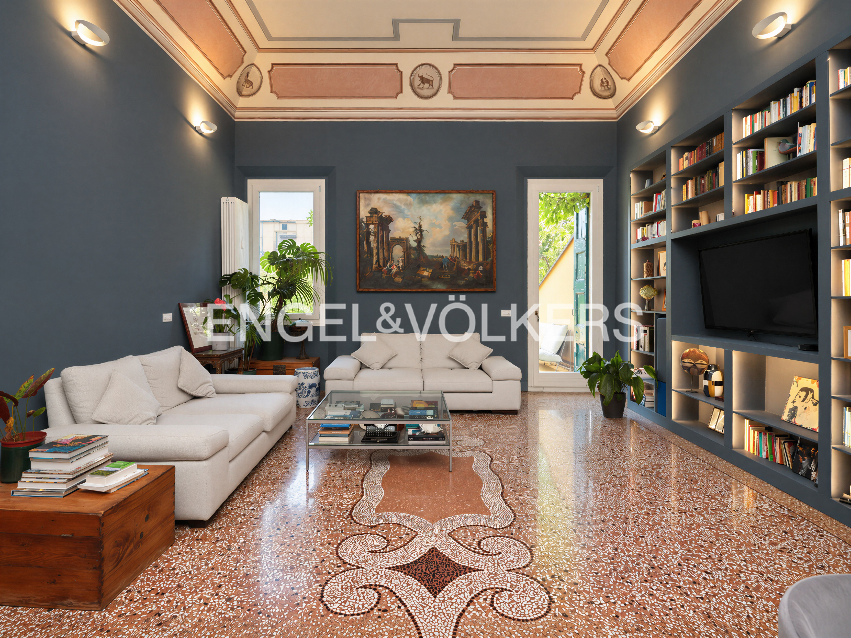 Prestigious period apartment, completely renovated
