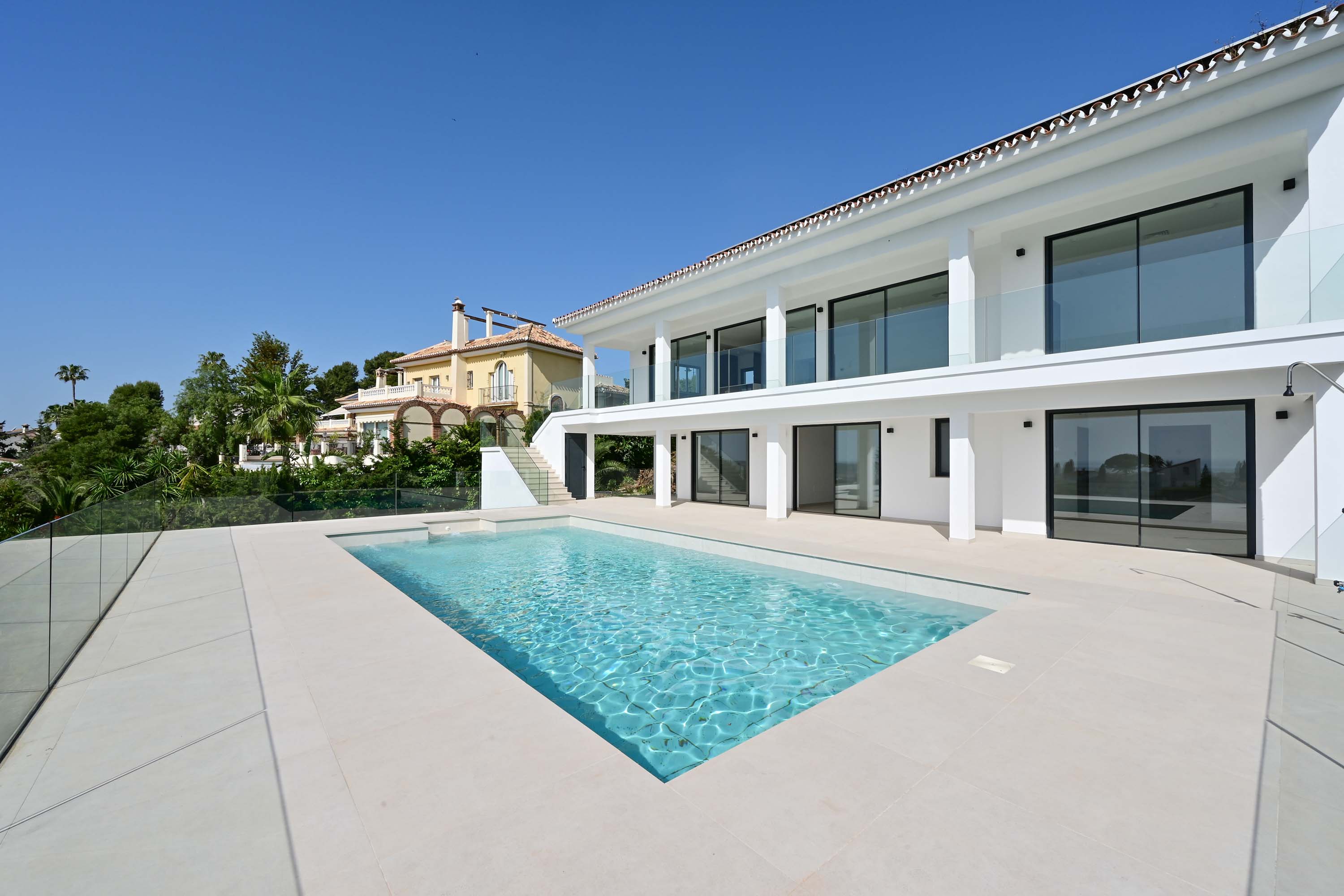 Villa moderne avec vue mer à couper le souffle et appartement d'amis indépendant