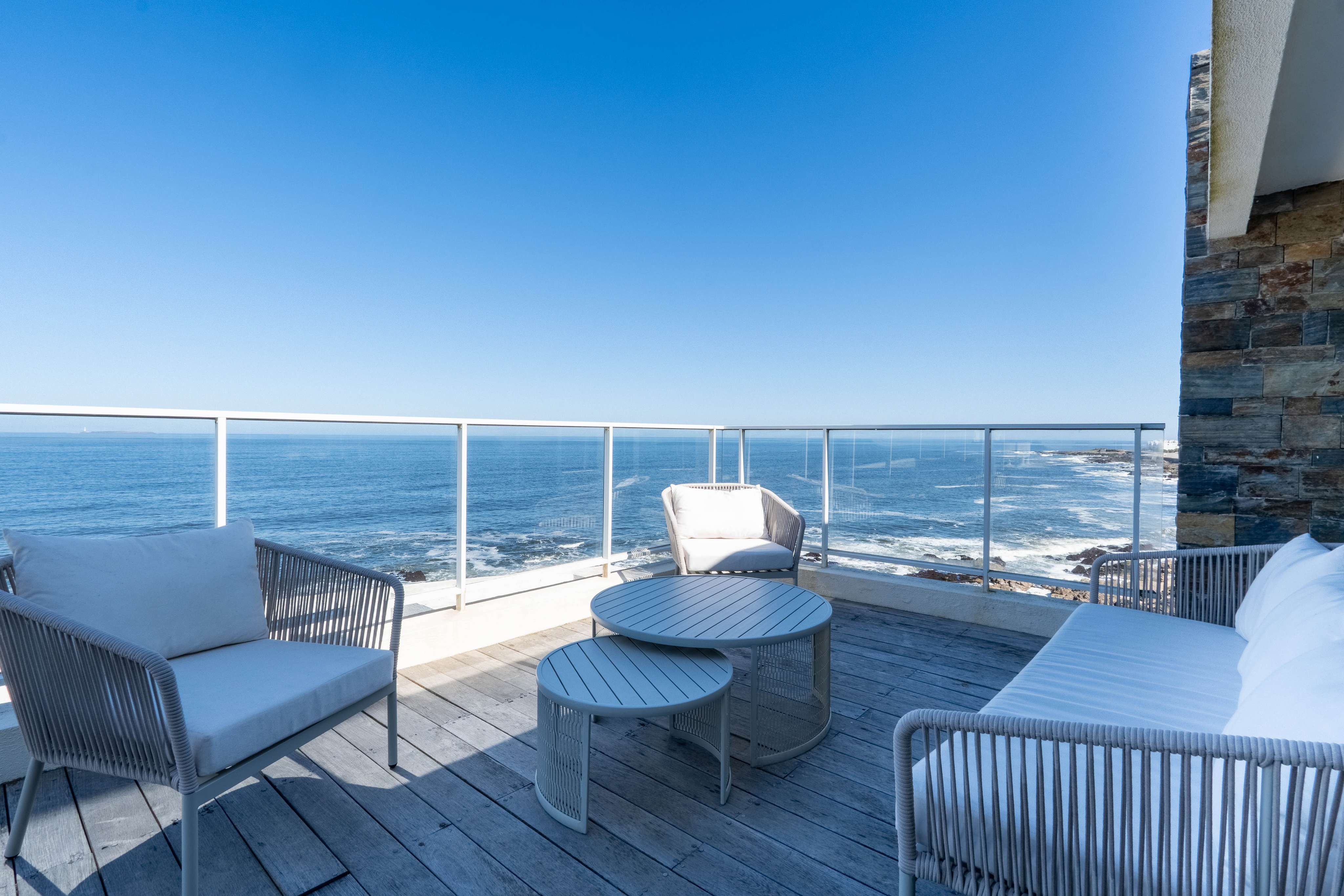Duplex penthouse on the Peninsula: the privilege of living in Punta del Este, within walking distance