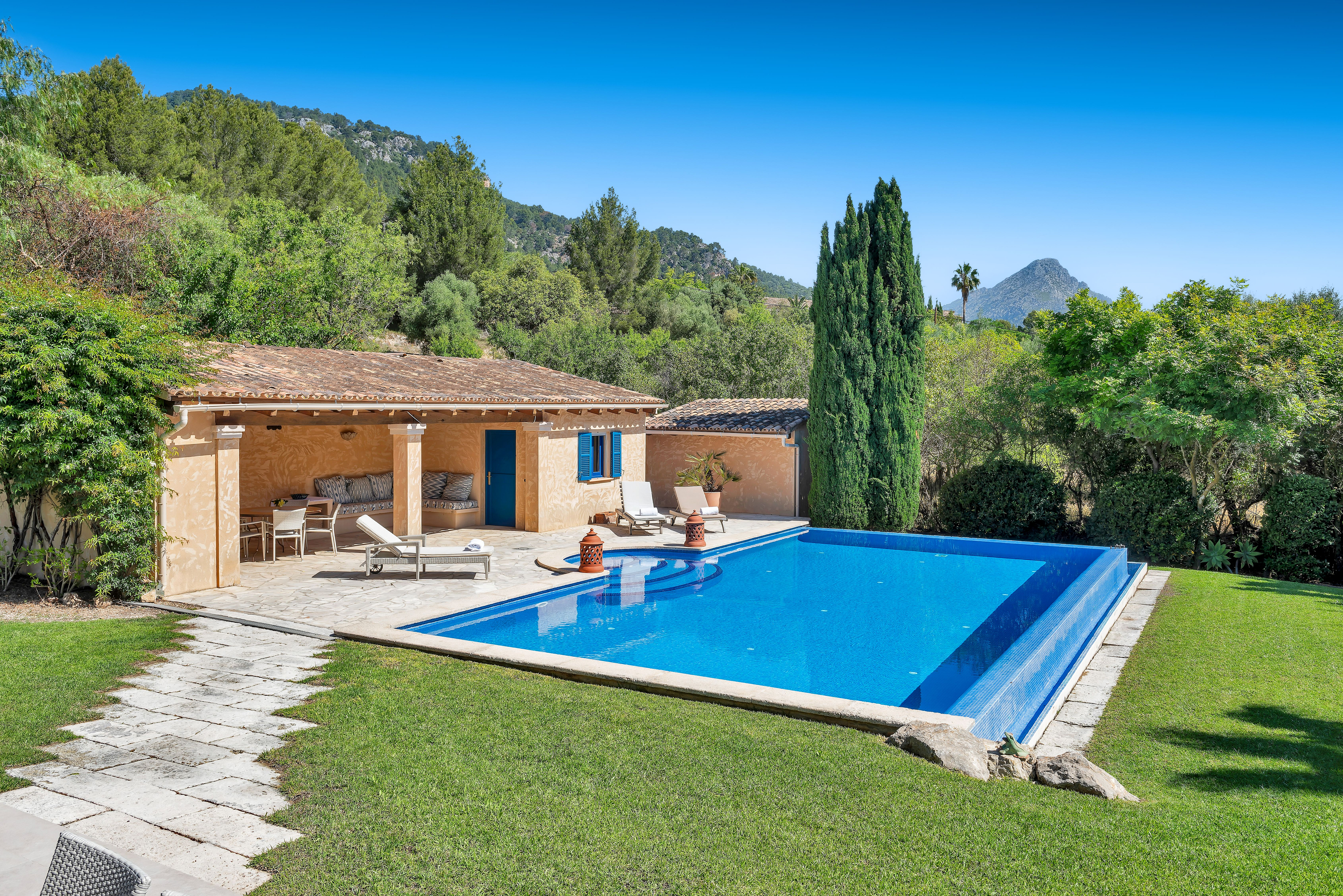 A Mediterranean finca retreat in a sought-after, peaceful location in Es Capdellà
