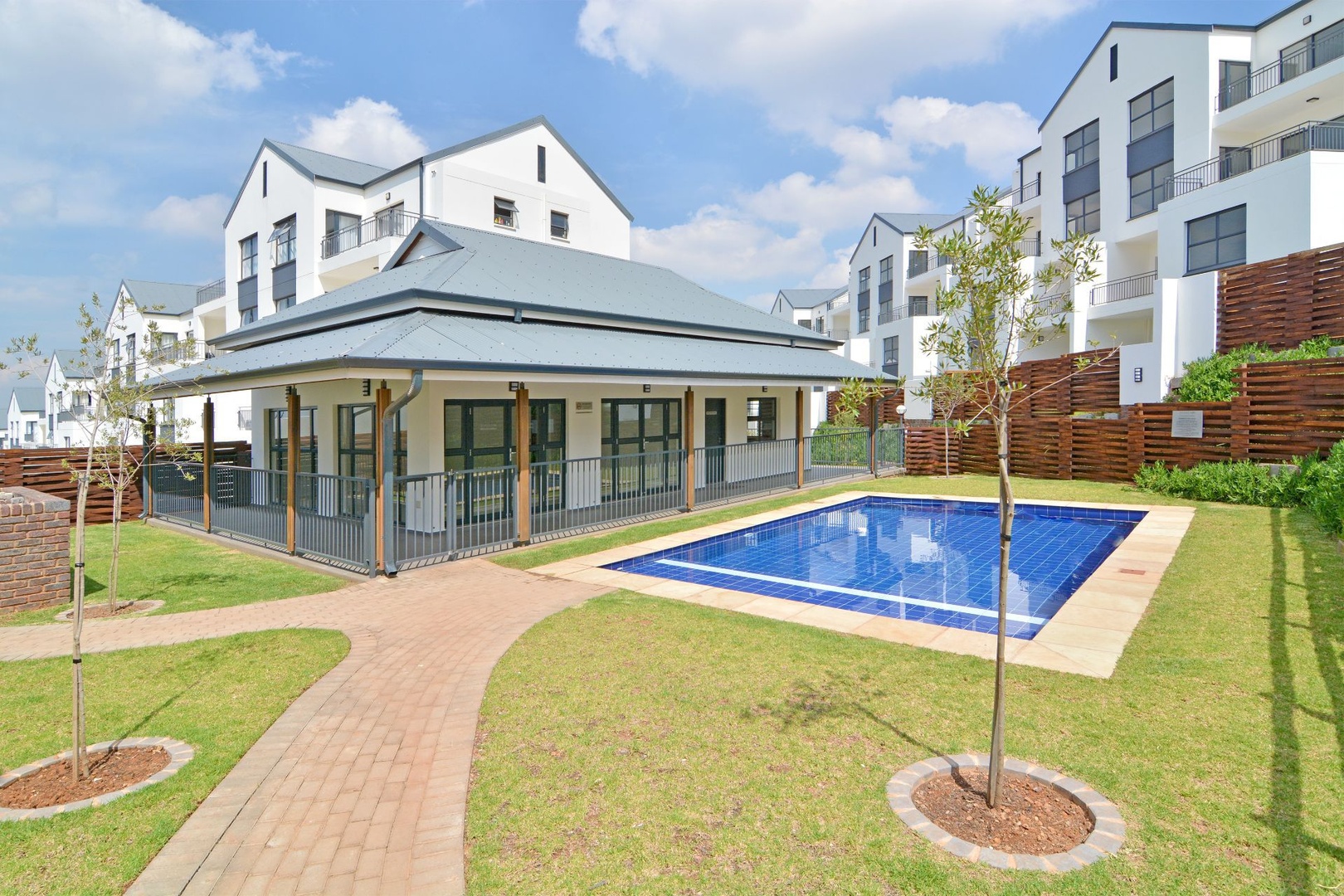 Luxury 3 bedroom apartment For Sale in Oakdene