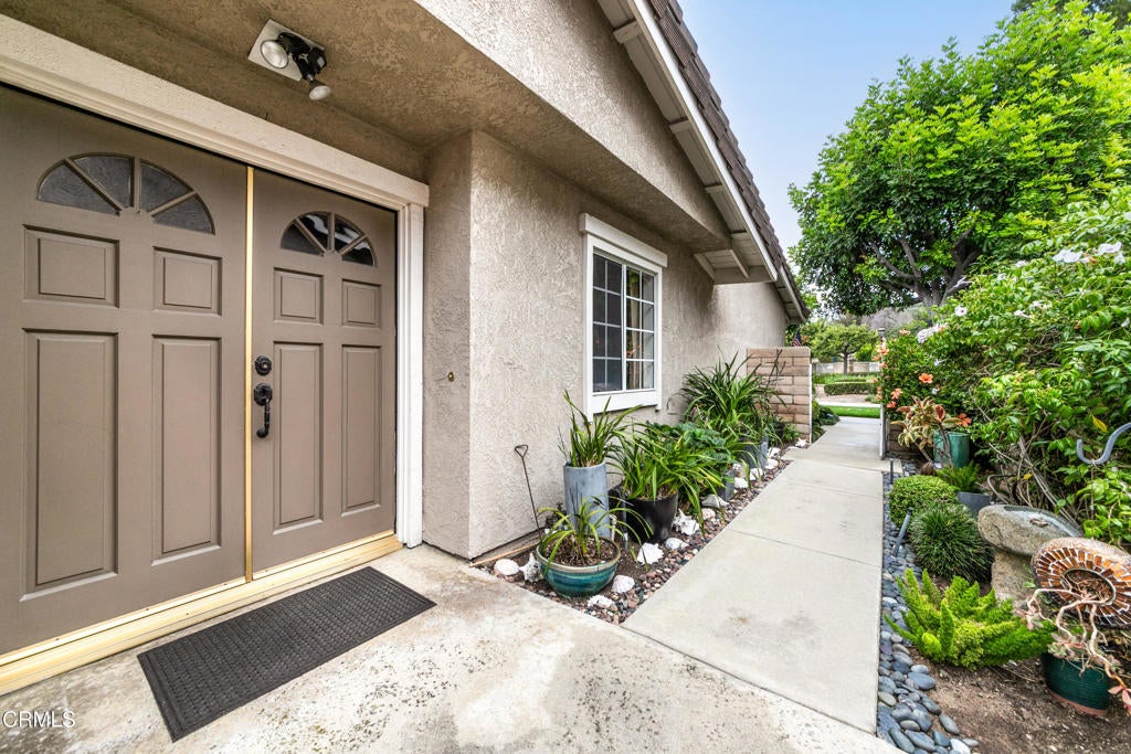 Beautifully Maintained Single-Story PUD Home