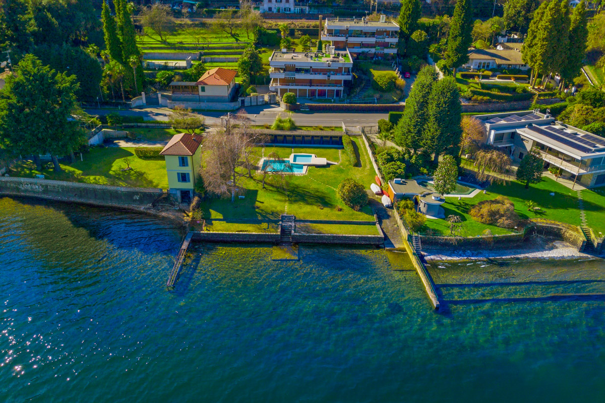 Penthouse with panoramic terrace, pool and lake access