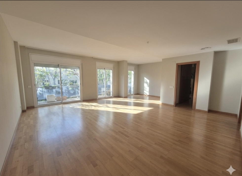 Increíble piso con balcón en el Corazón del Poblenou