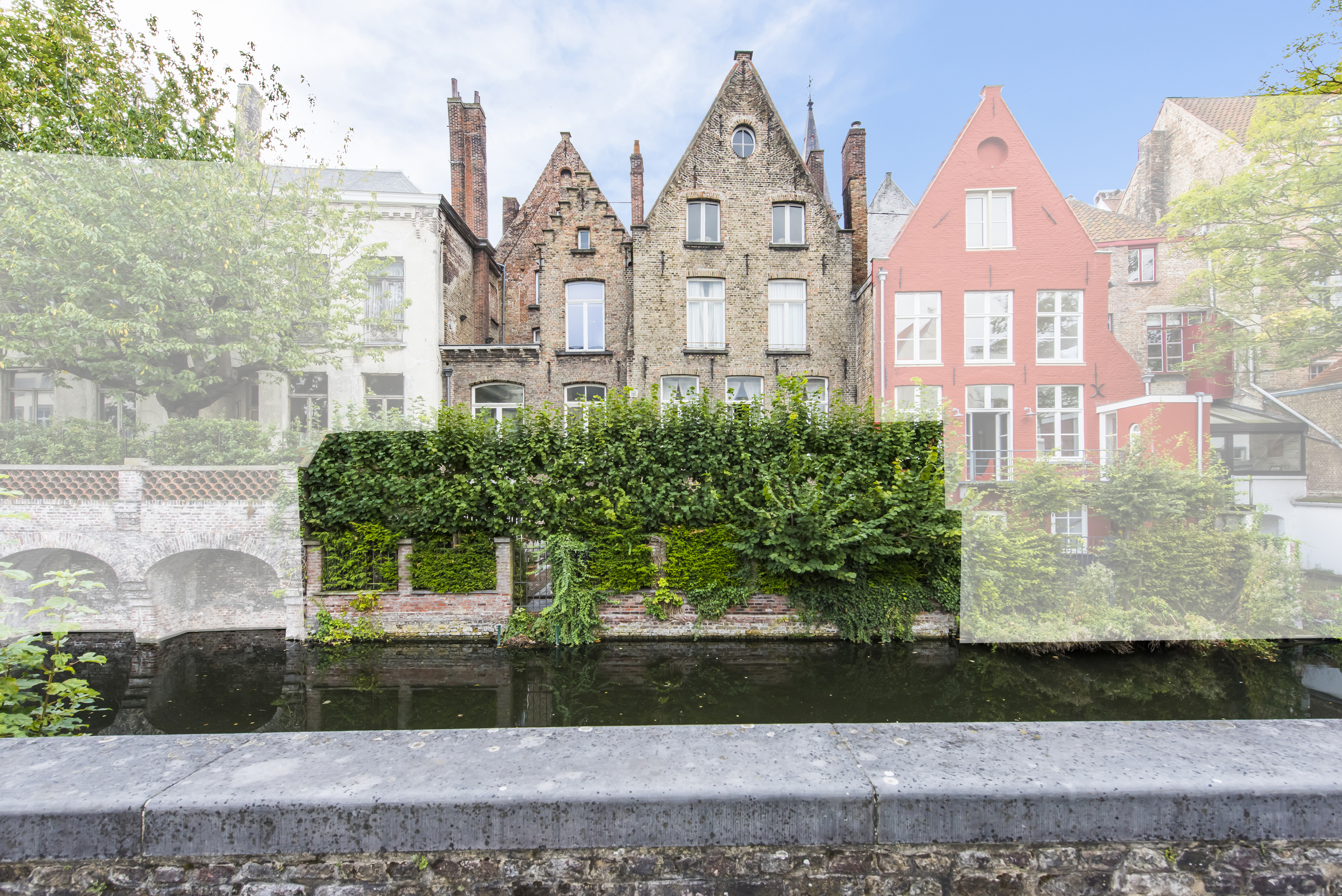 Luxurious, spacious townhouse on Bruges’ canals in the heart of Bruges