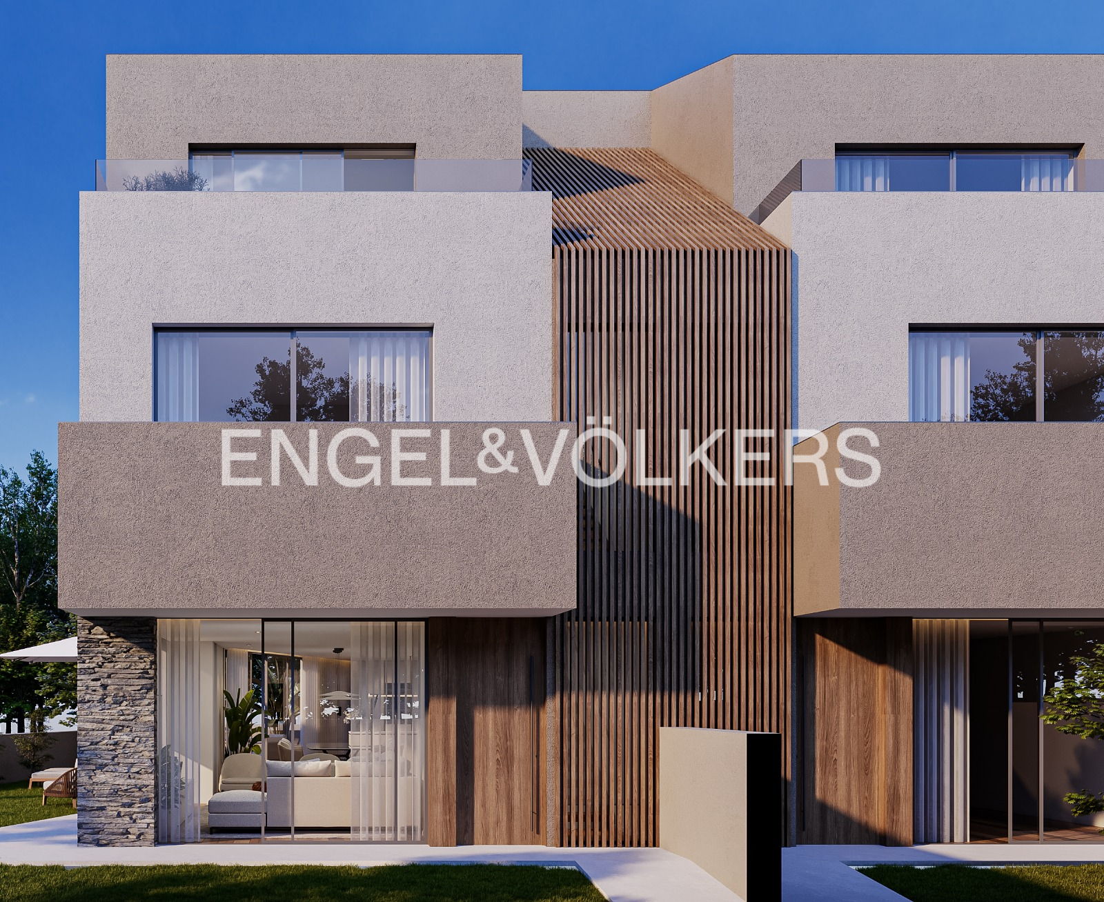 3-bedr. house in S. Félix da Marinha with lift and private garden