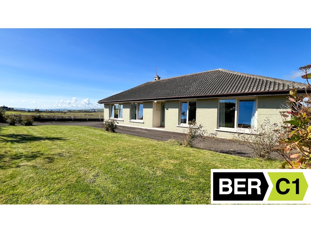 Attractive Four-Bedroom Bungalow Near Garrylucas Beach