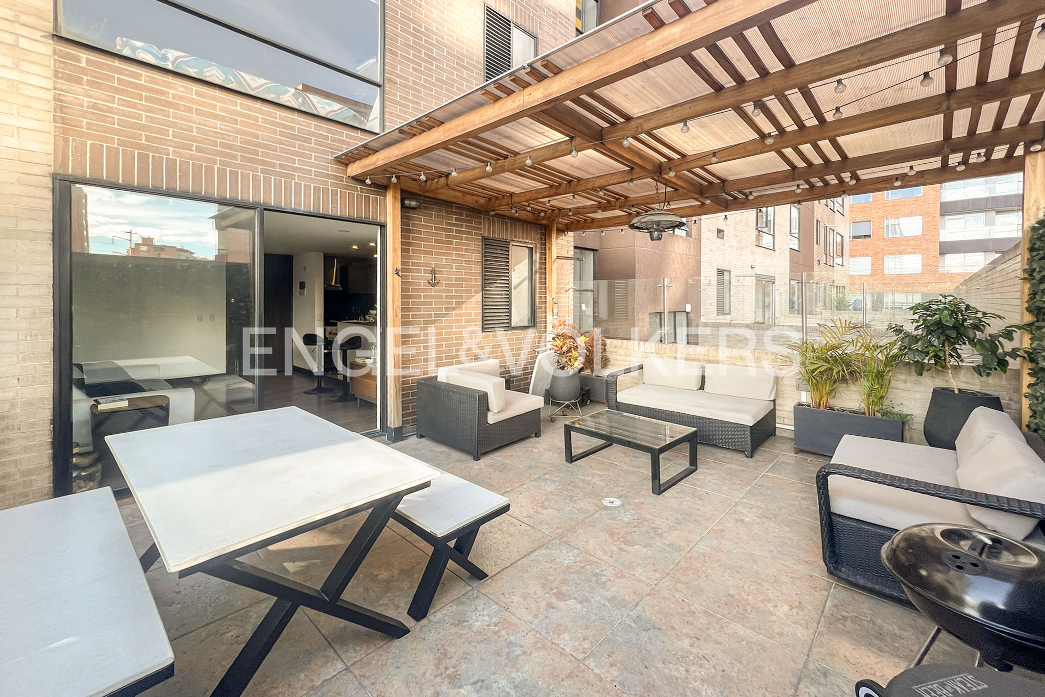 Apartamento con terraza y balcón para venta en Cedritos
