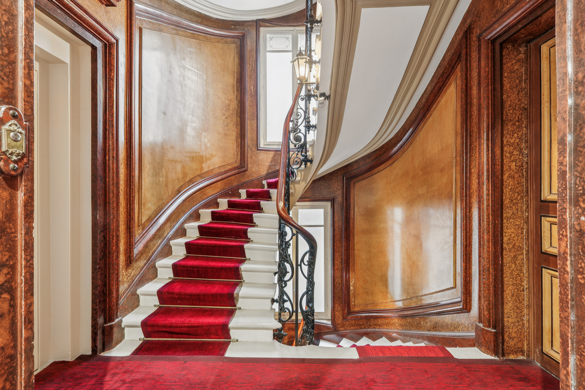 Luxury 4-Bedroom Apartment - Saint-Philippe du Roule