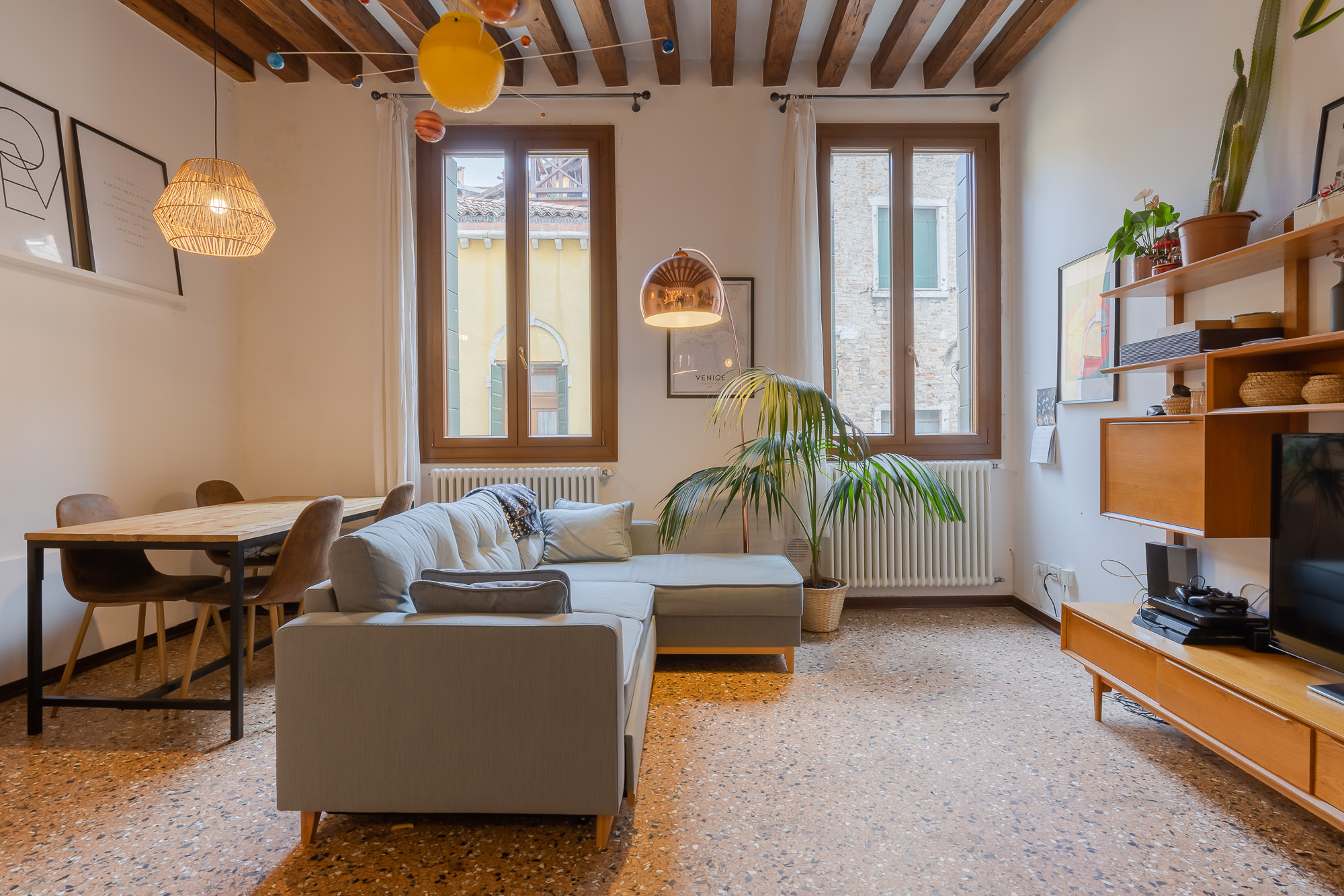 Elegante Wohnung mit Kanalblick