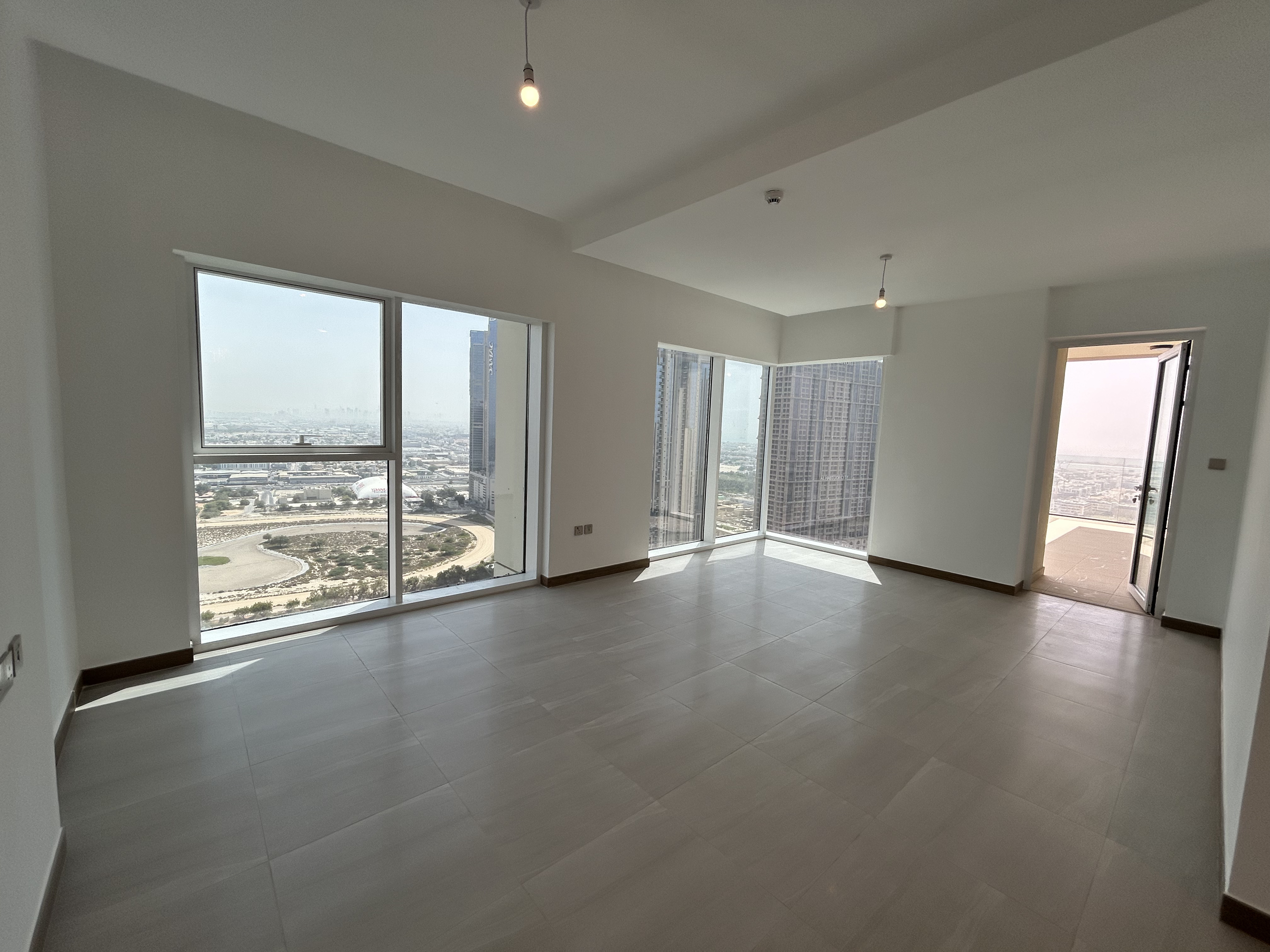 EXCLUSIVE | Pvt Elevator | Unfurnished | Vacant