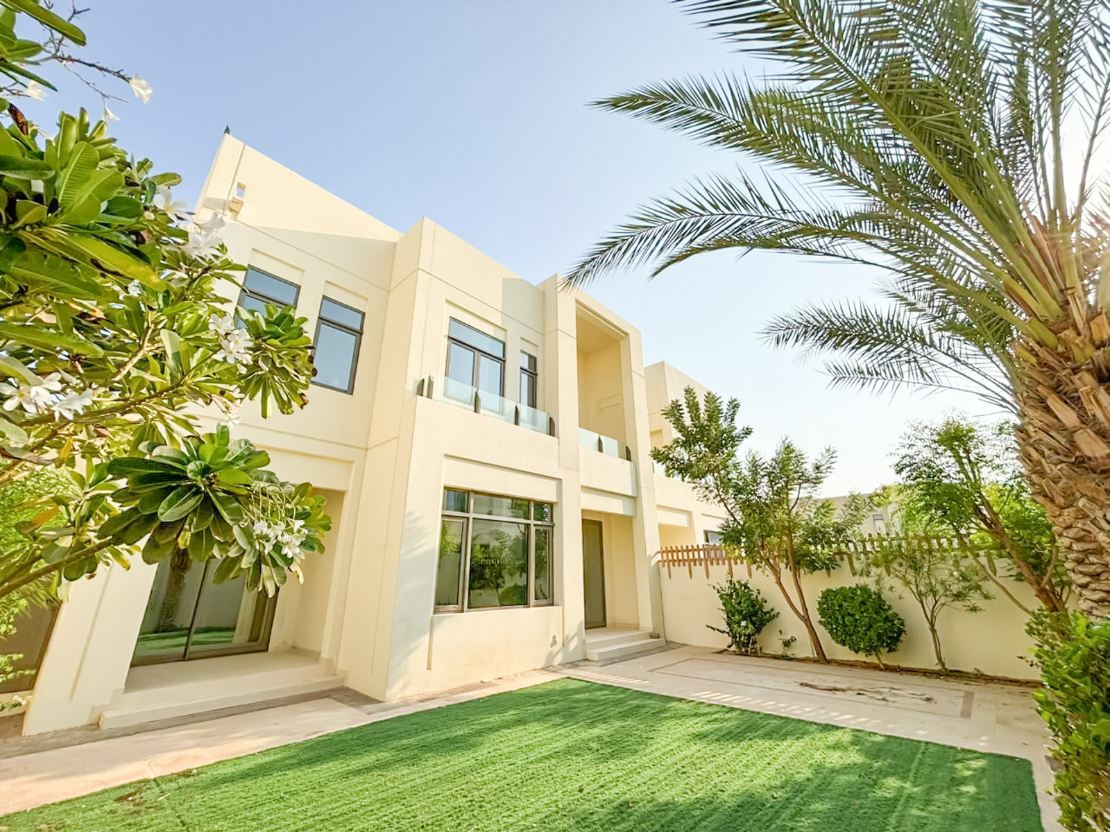 Corner Unit | Vacant | Good Layout