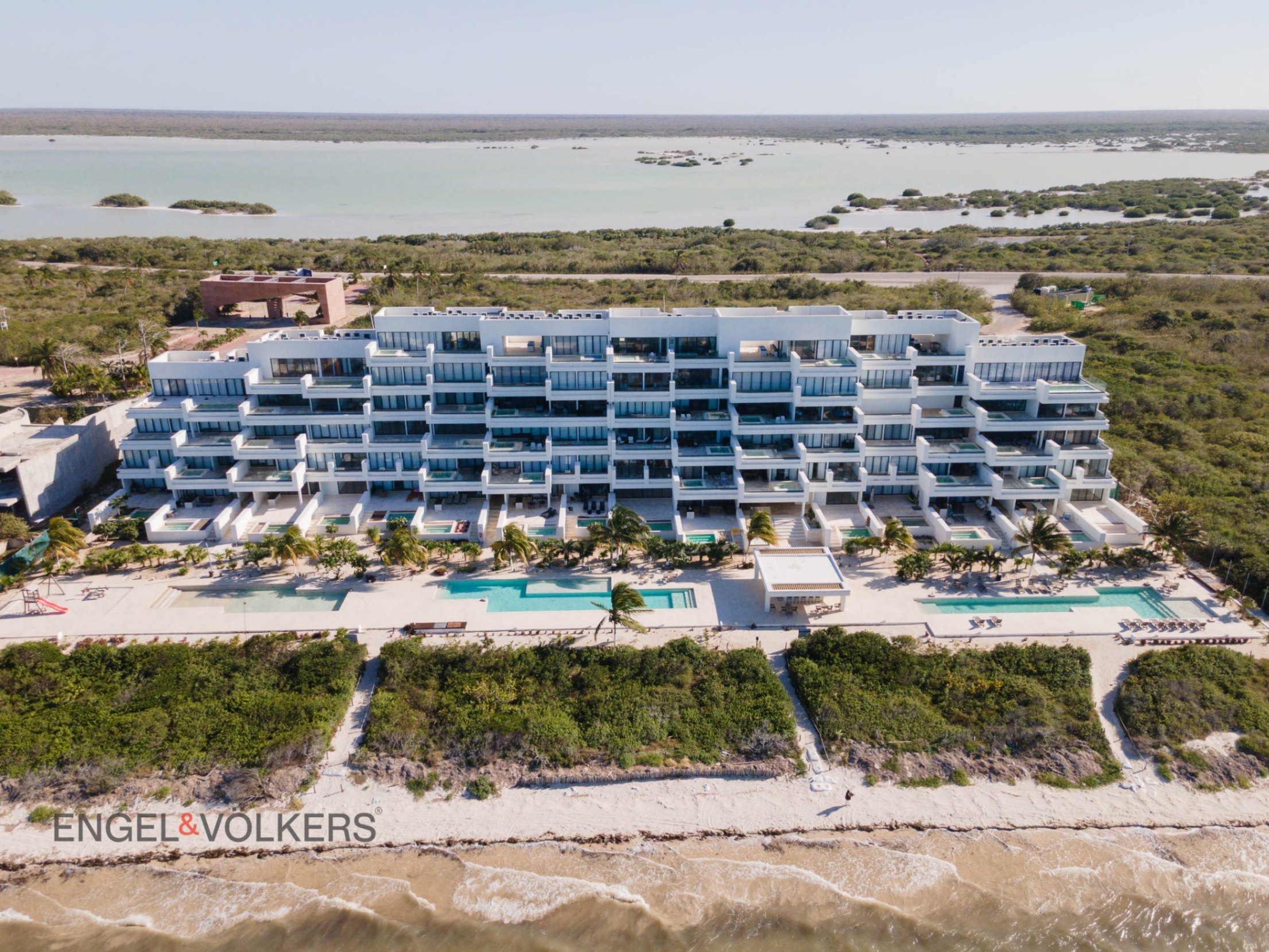 Exclusive Two-Level Luxury Apartment with Sea View