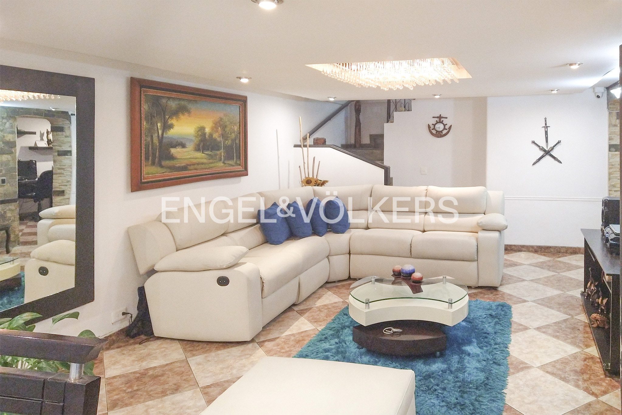 Amplia casa oportunidad para venta en La Alhambra