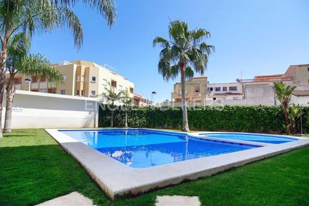 "Spacious apartment in a beautiful residential complex with a swimming pool."