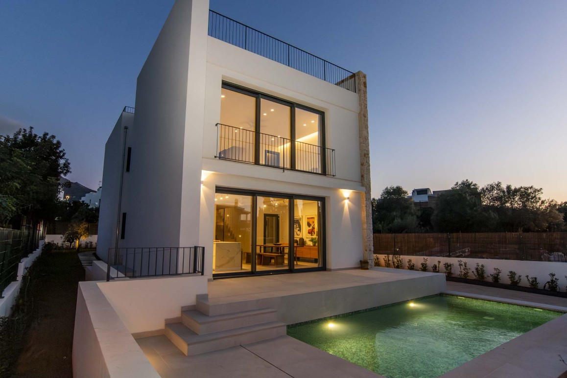 Modern villa with sea views and a spectacular rooftop in Colònia de Sant Pere