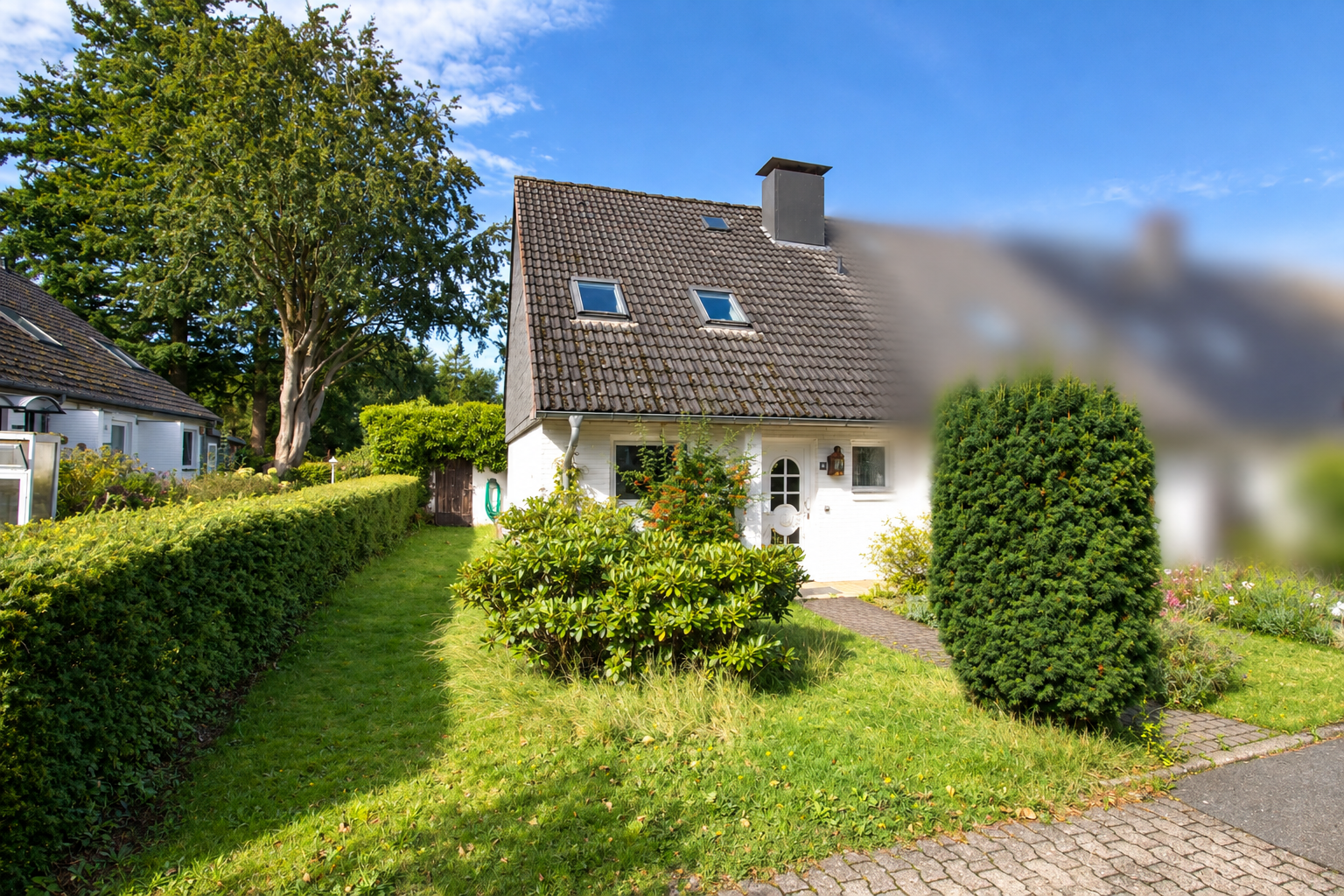 Viel Platz für Ihre Ideen – Reihenendhaus mit außergewöhnlich großem Grundstück in Mürwik