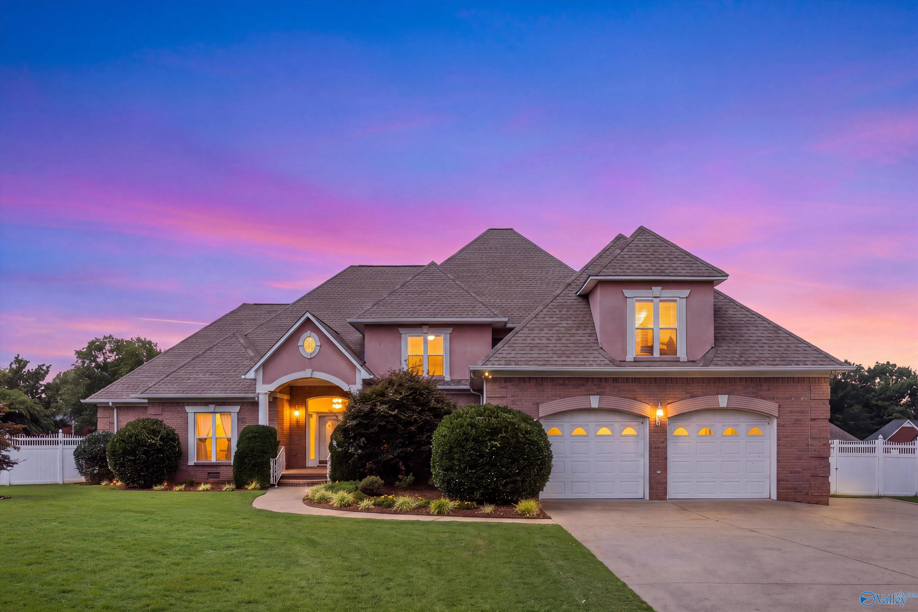 Character, Craftsmanship & Space in Coveted Cul-de-Sac