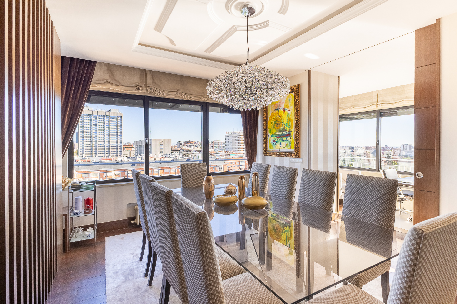 Quality and high-end living: 217m² with panoramic views on Paseo de la Castellana