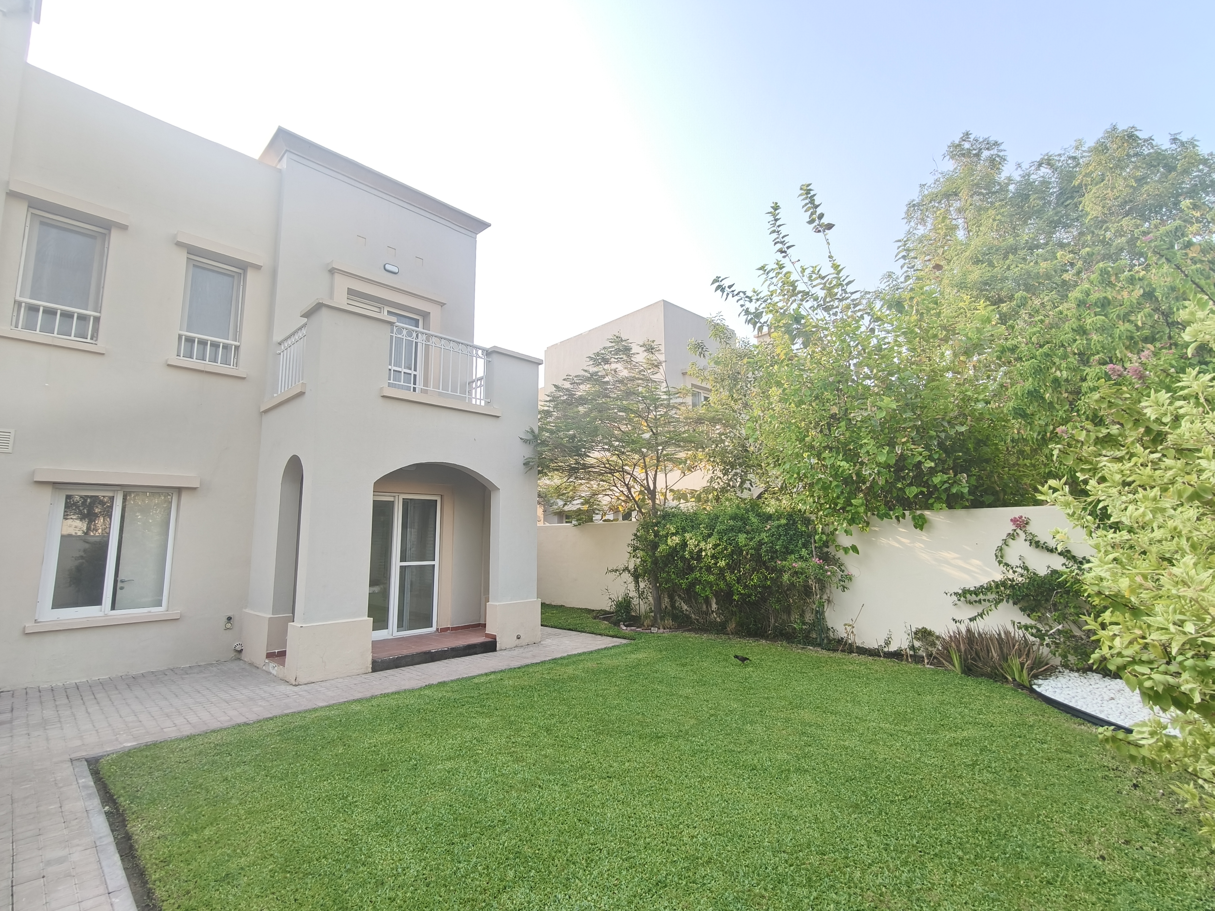 Well-maintained  |  Vacant Now  |  Big Plot
