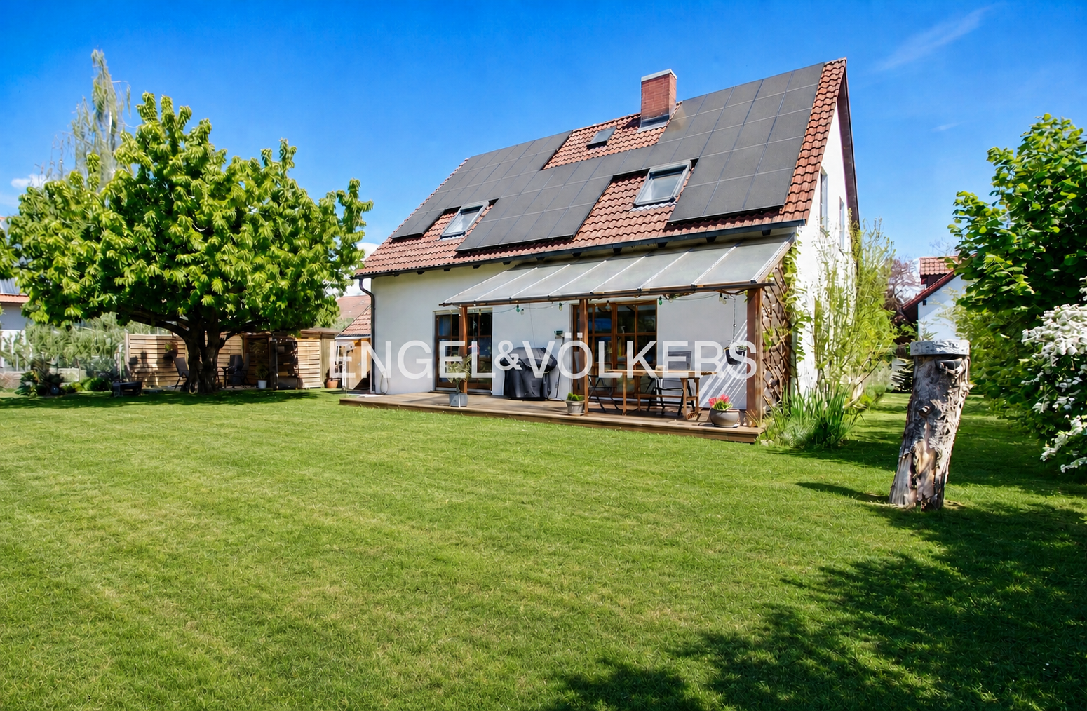 Einfamilienhaus mit PV-Anlage, Sauna und traumhaftem Garten in ruhiger Lage