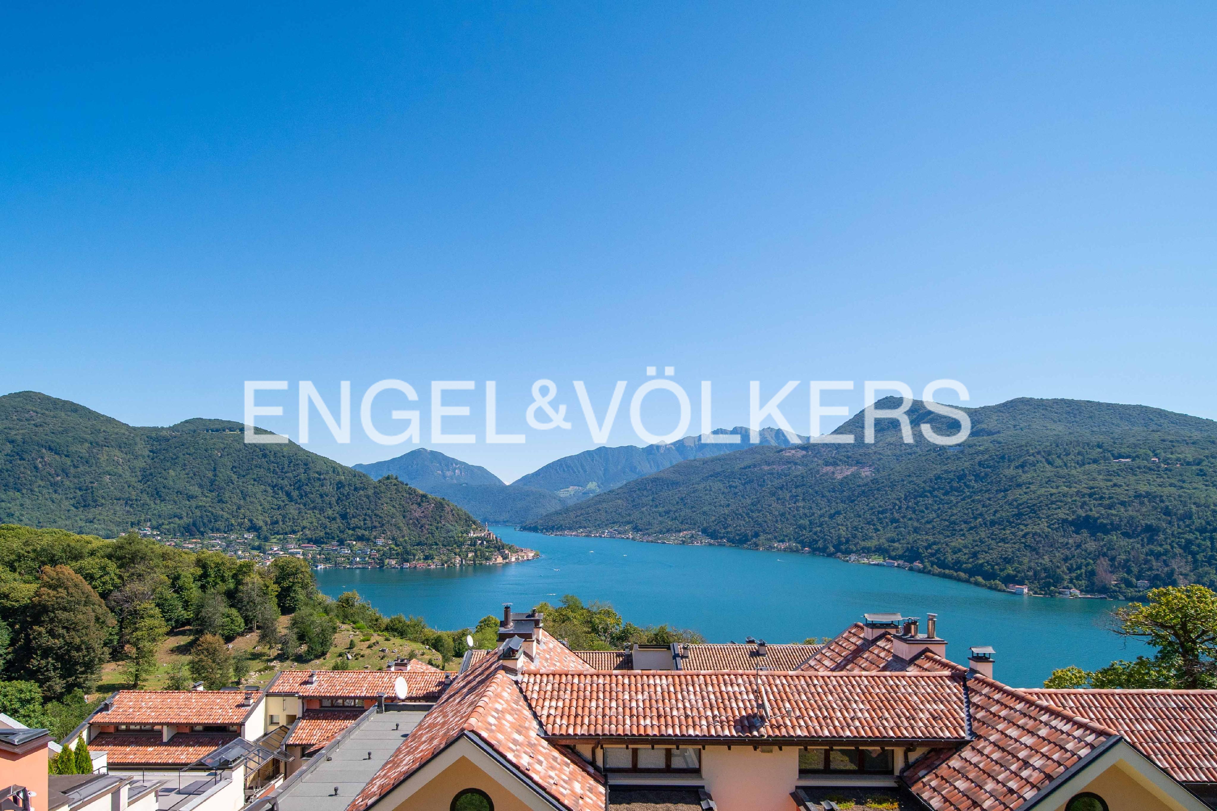 Postcard Lake View: apartment in Residence with pool