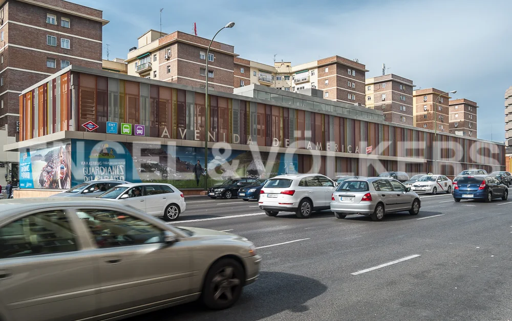 Attention investor, 4 apartments to renovate on Avenida de America