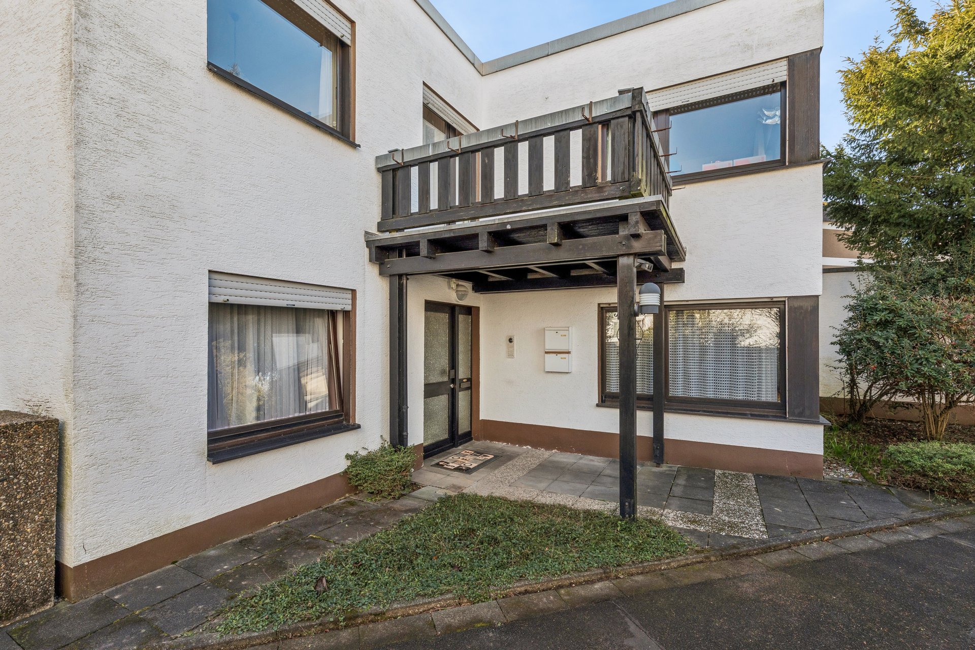 Single-family home with accessory apartment in Bonn-Muffendorf