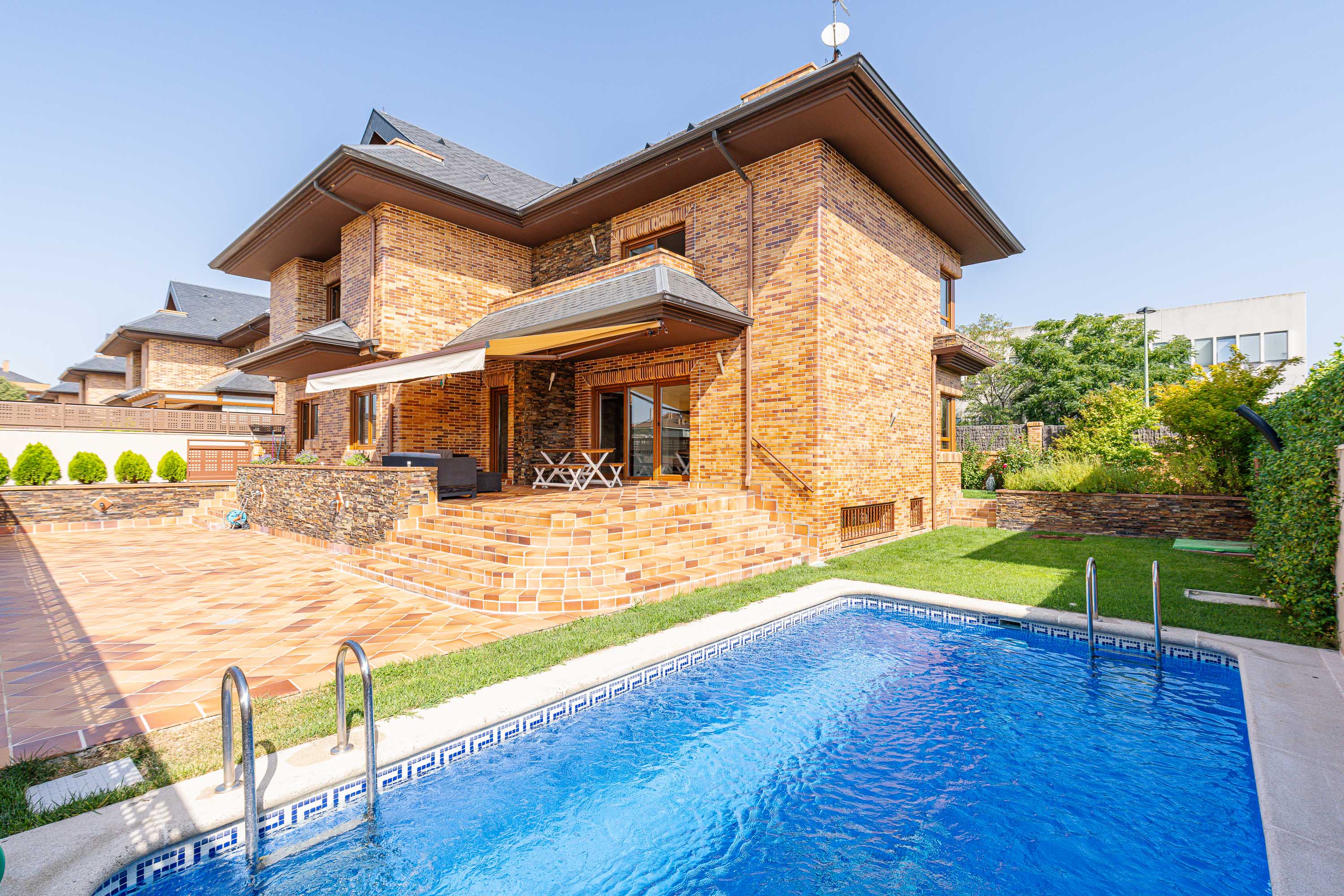 Magnificent house for rent on Extremadura Street, Pozuelo de Alarcón