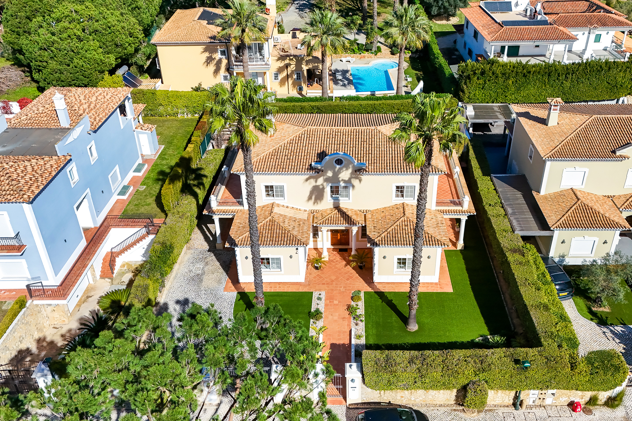 Exceptional Detached 4-Bedroom Villa with Heated Pool