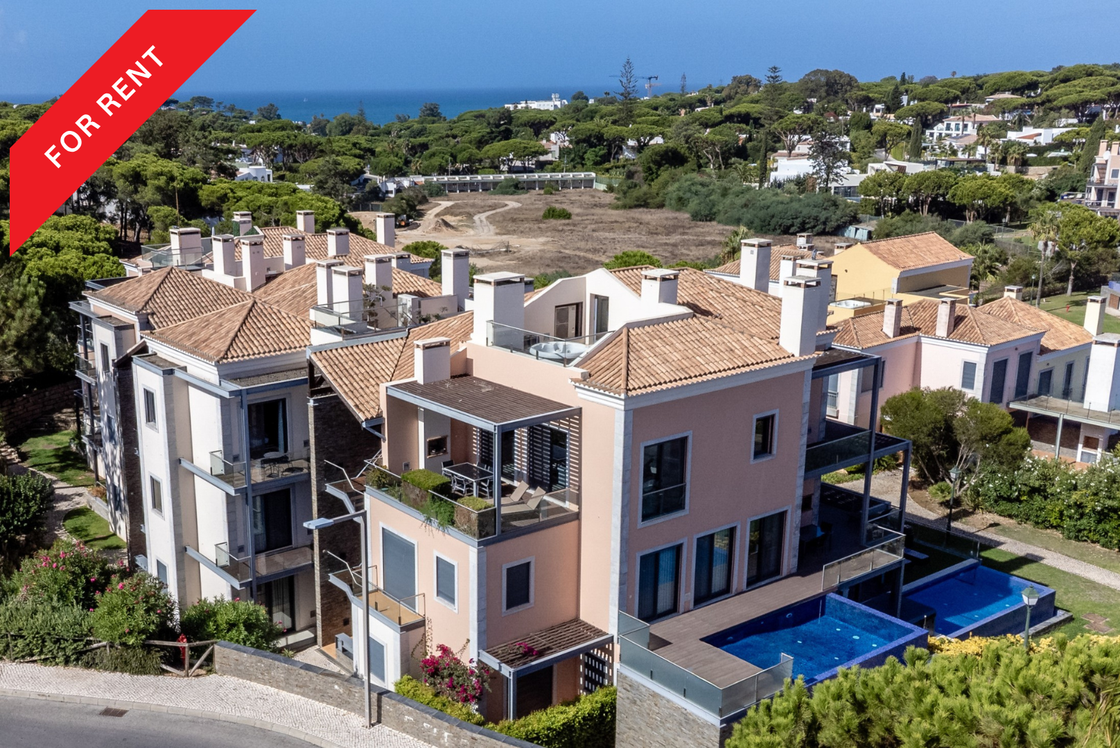 Zeitgemäßes T2-Penthouse mit Meerblick am Royal Golf Course in Vale do Lobo – Langzeitmiete