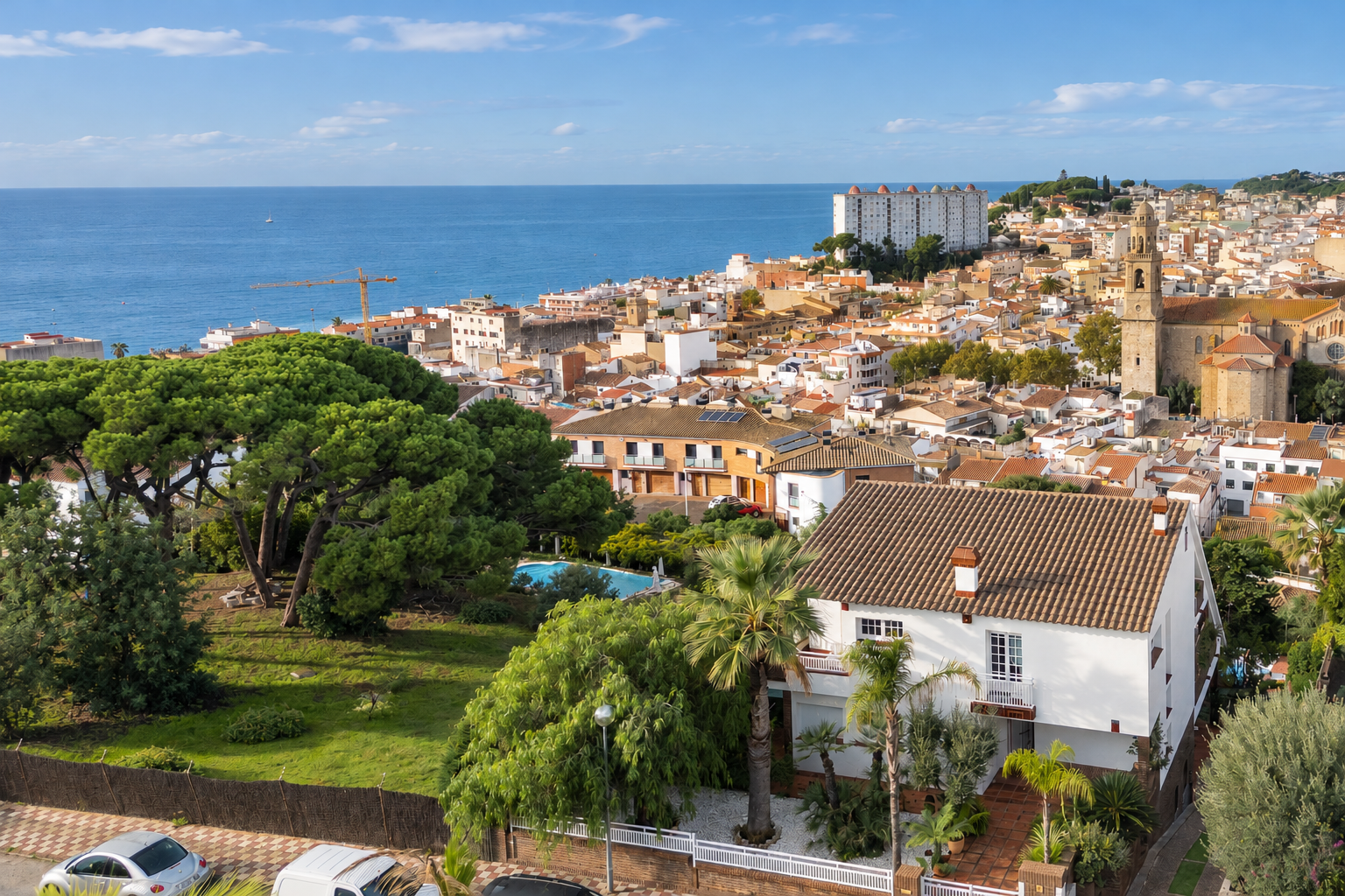Beautiful house with open sea views and a pool in Canet de Mar.