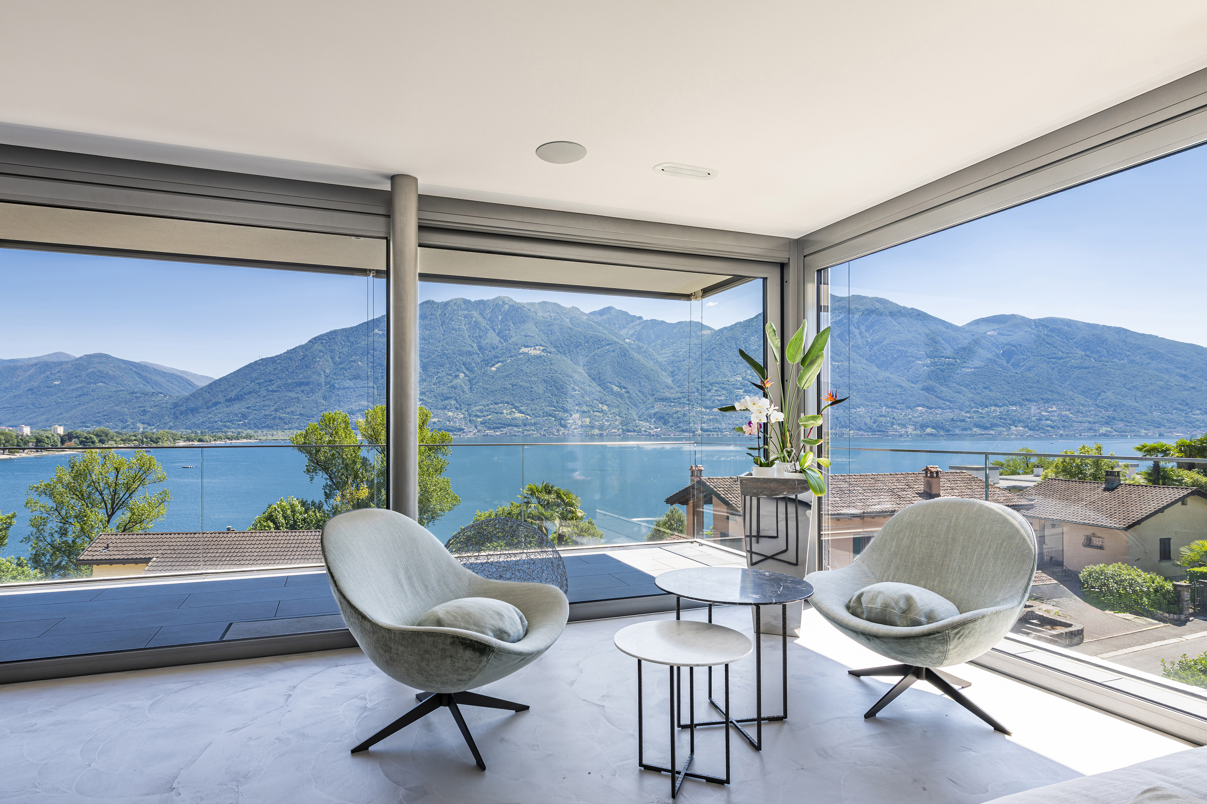 Exclusive Living with Panoramic Views (68a/68b)