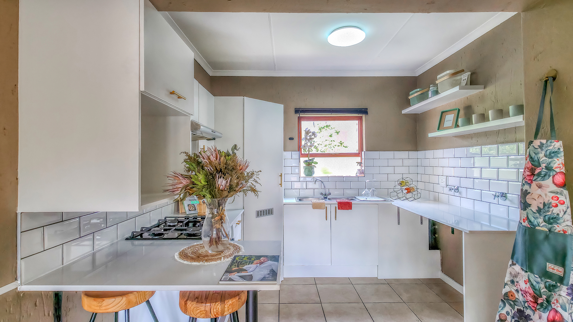 Modern 2-bedroom, 2-bathroom apartment to rent in Douglasdale