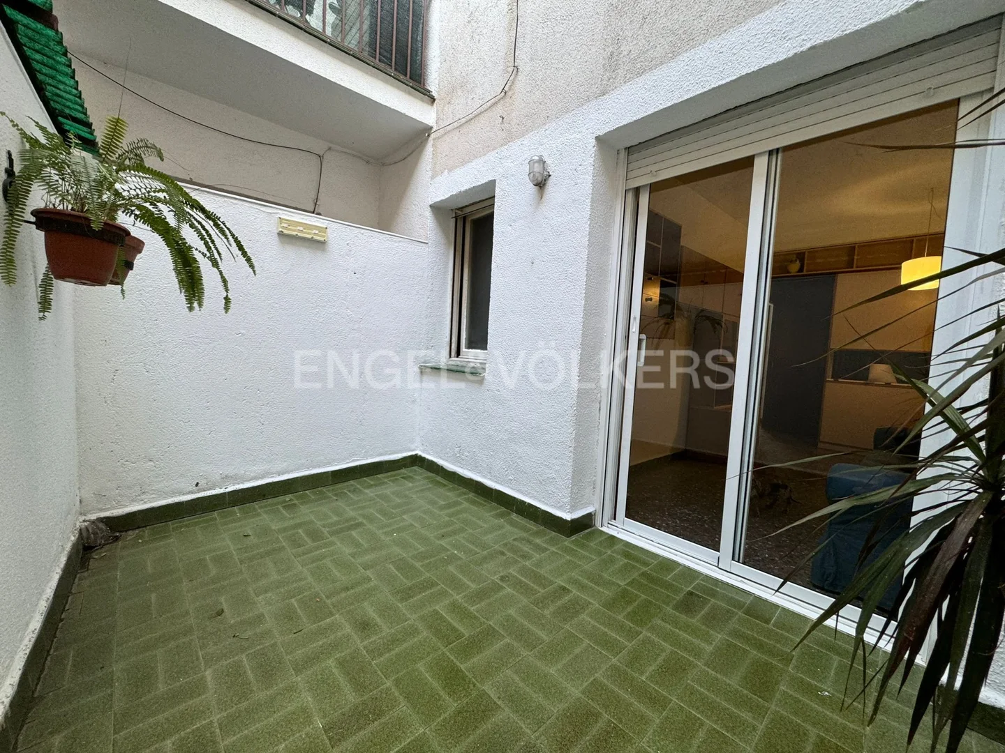 Apartment with patio to renovate in Camp de l'Arpa