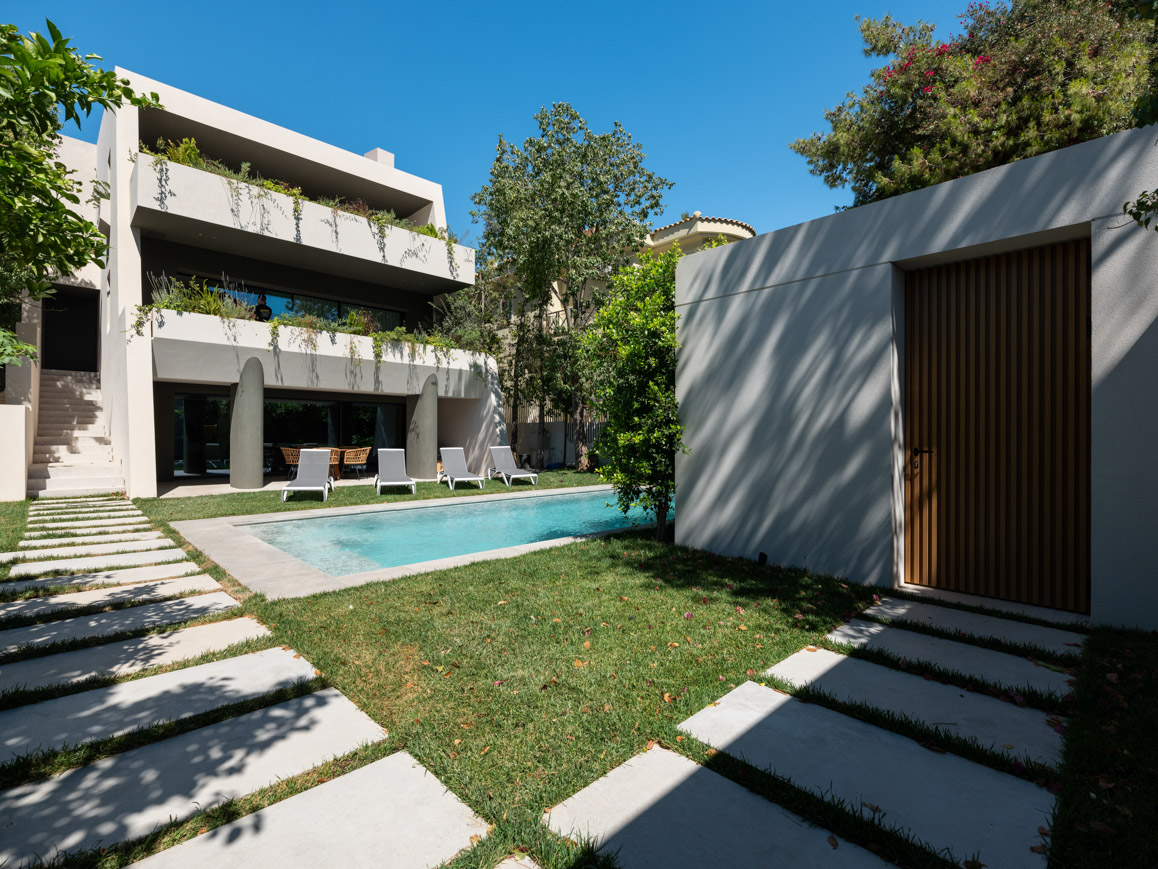 Luxury detached residence in Vouliagmeni I Ready to move in
