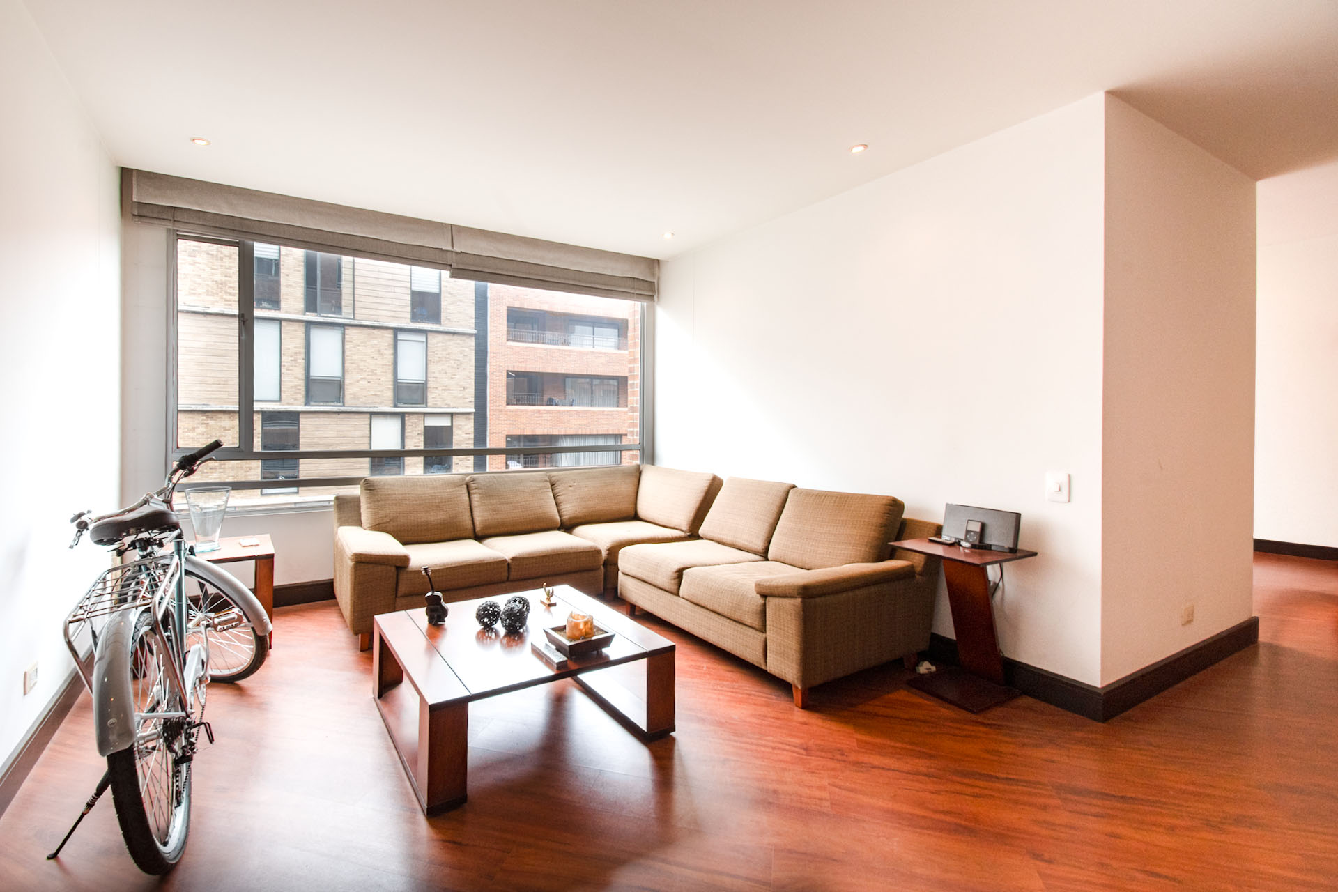 Iluminado apartamento exterior para venta en Virrey