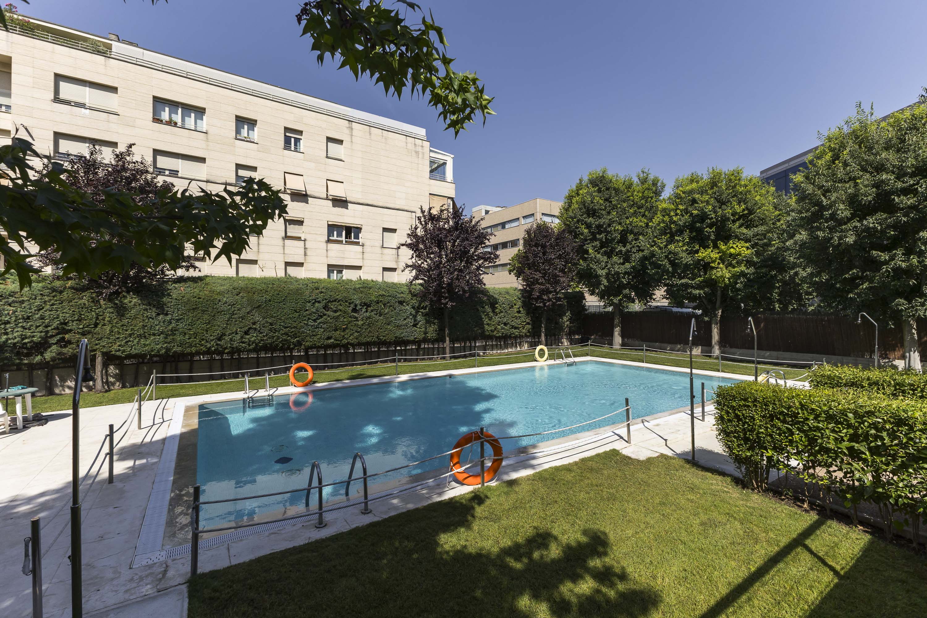 Great apartment with terrace and pool