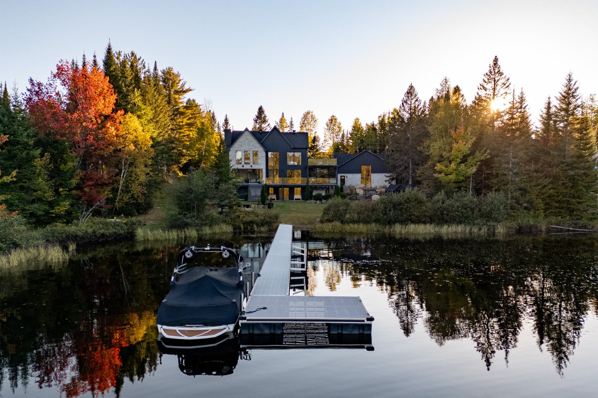 Luxurious house located on the shores of Lac Pimbina