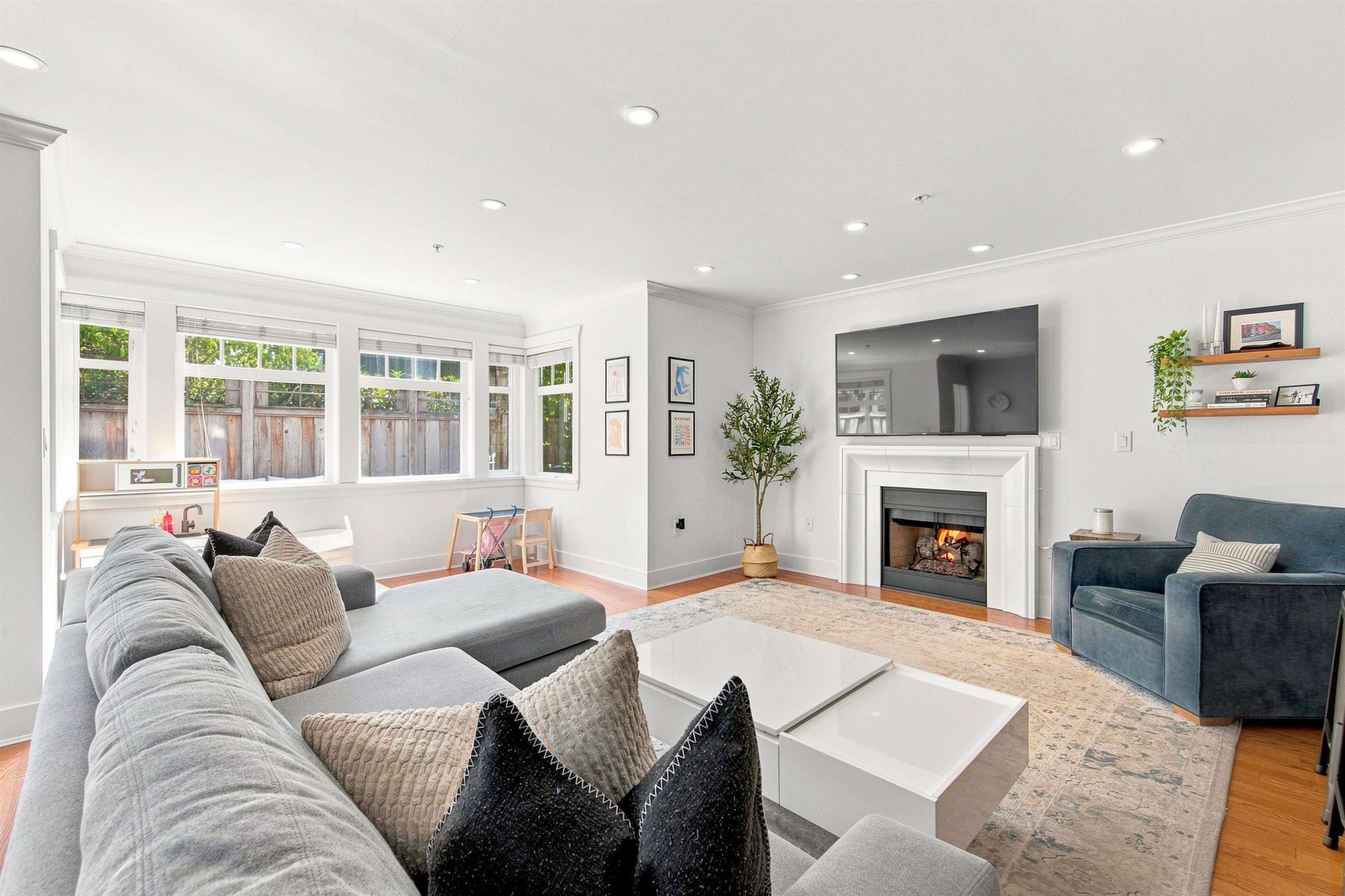 Corner Residence, Rancher Feel, Urban Access