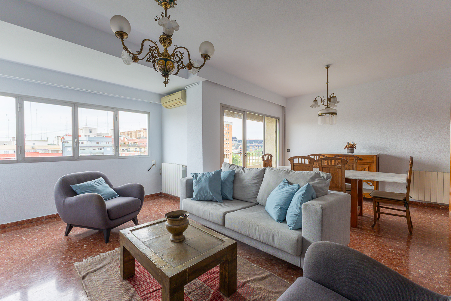 Amplia vivienda junto al colegio El Pilar